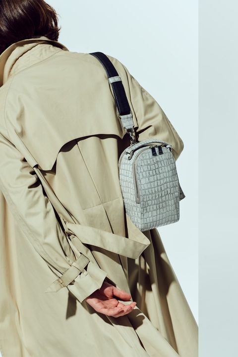 2WAYボディバッグ Tint Embossing Leather / White 【aniary】