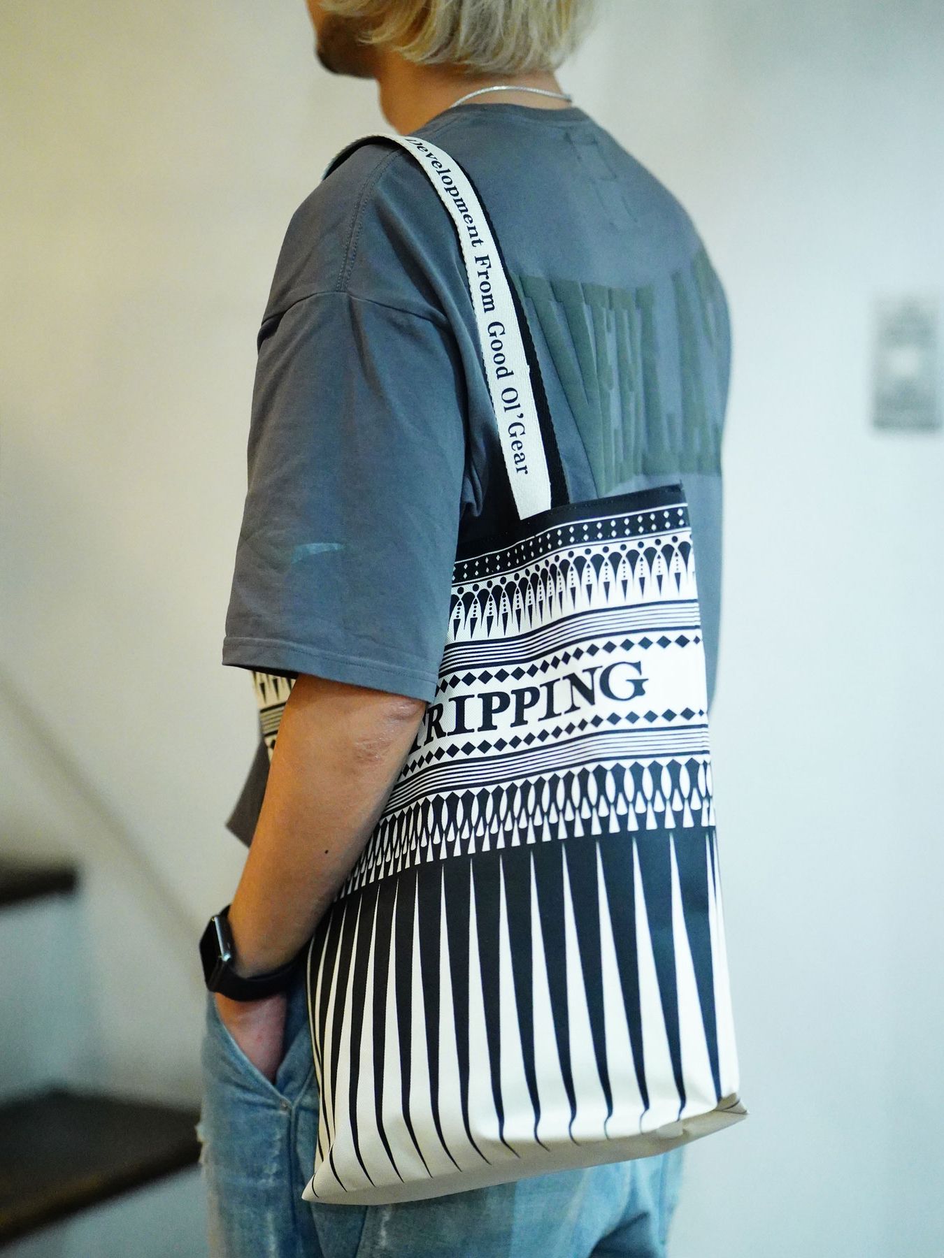 【予約品 10月26日(日) 締切】ARROWHEAD TOTE / トートバッグ / ホワイト