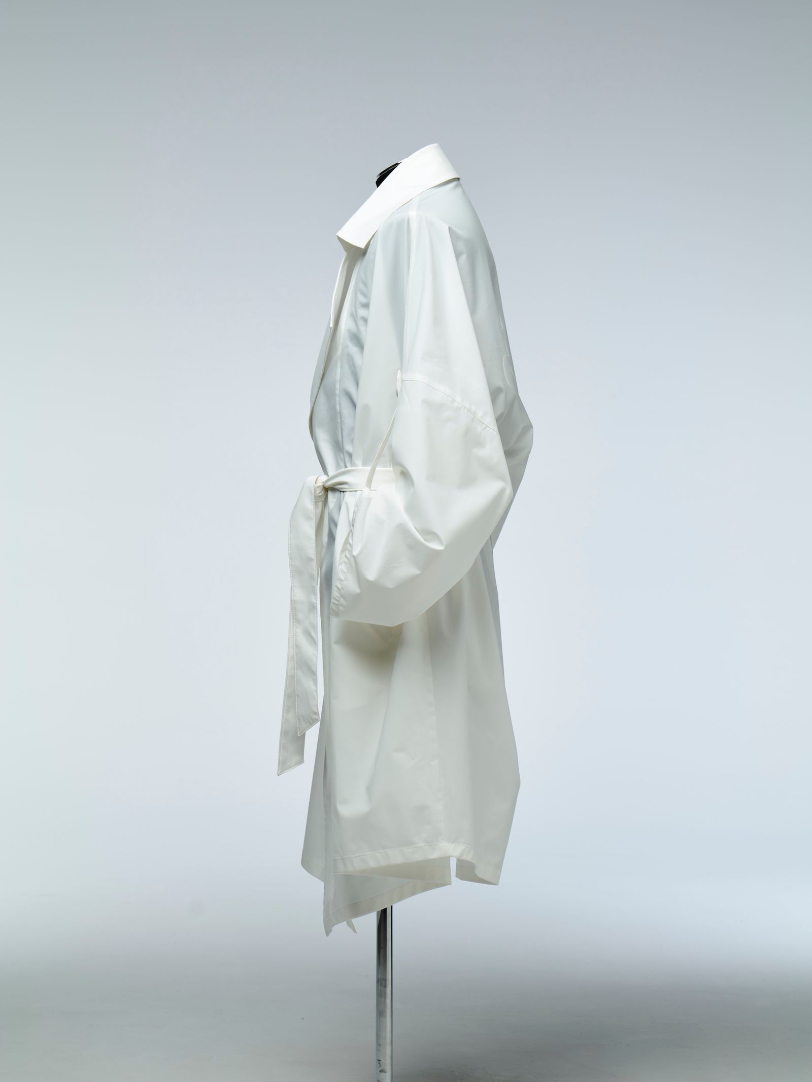 《予約品4月23日18時締め》 HAORI-TrenchCollar / カーディガン  / ホワイト 【THE ONENESS】 7月中入荷予定