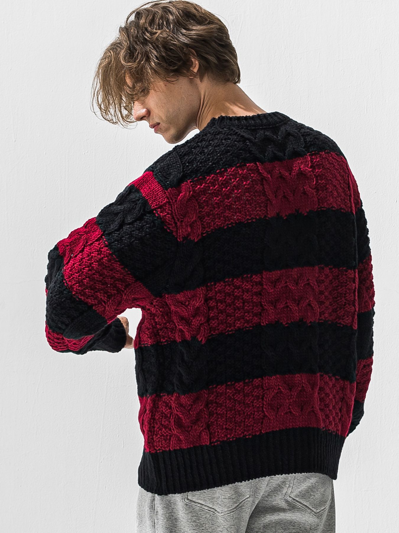 【予約品 9月6日(日) 締切】CABLE LAW SWEATER / ケーブル編みローゲージセーター / ブラック×レッド