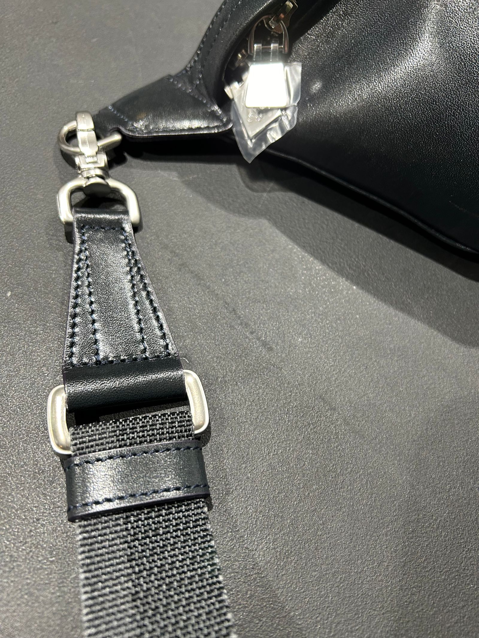 ボディバッグ Antique Leather / Dark Blue 【aniary】