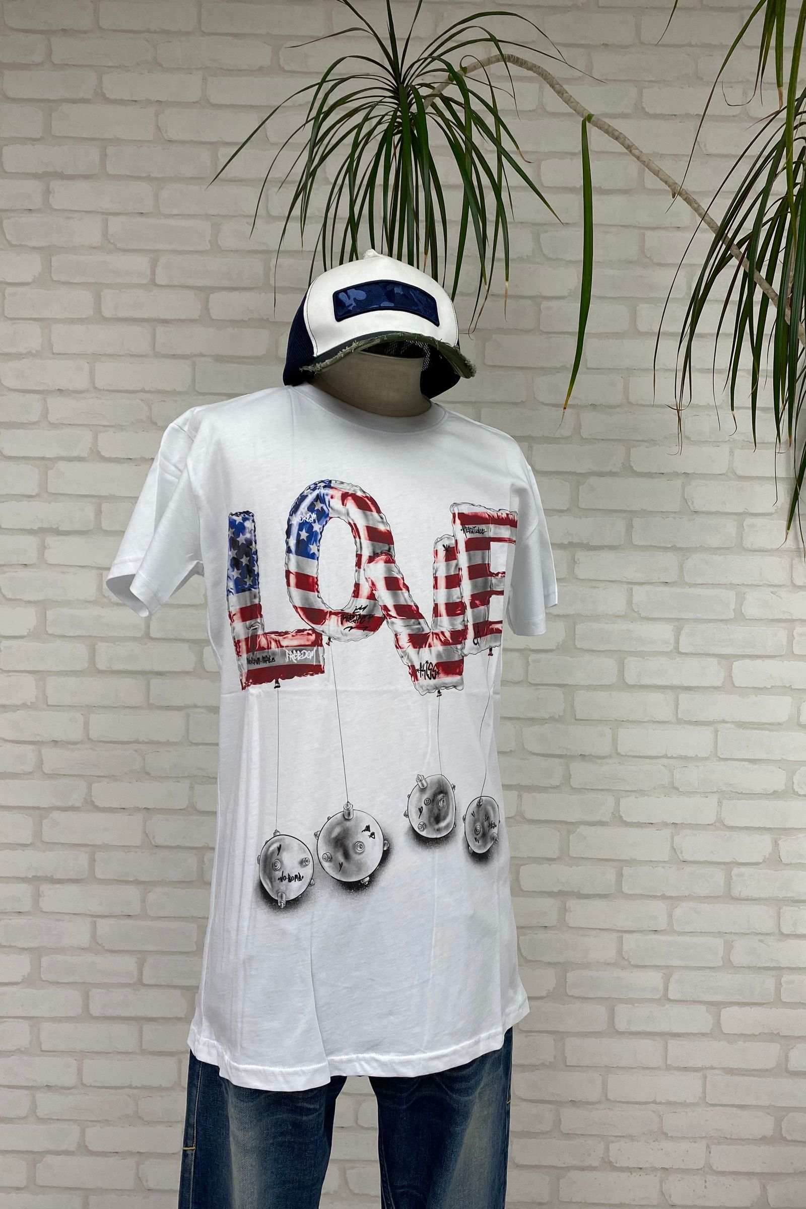 LOVE BOMB USA Tee WHITE【Tract】