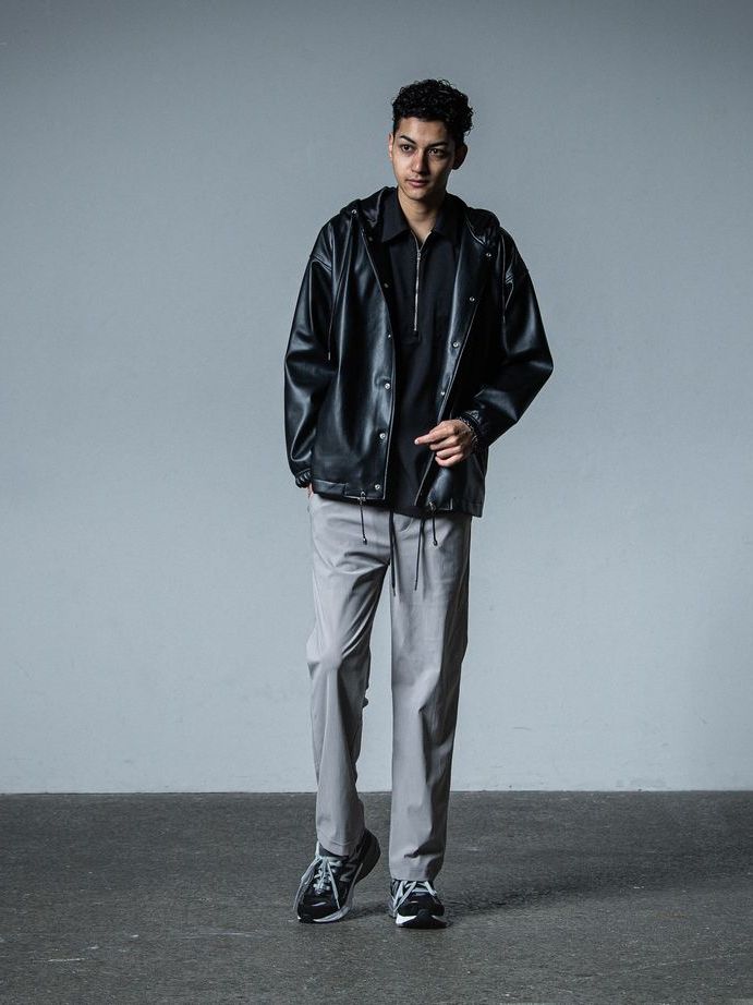 《予約品》 coach hoodie  / レザーコーチパーカー / ブラック