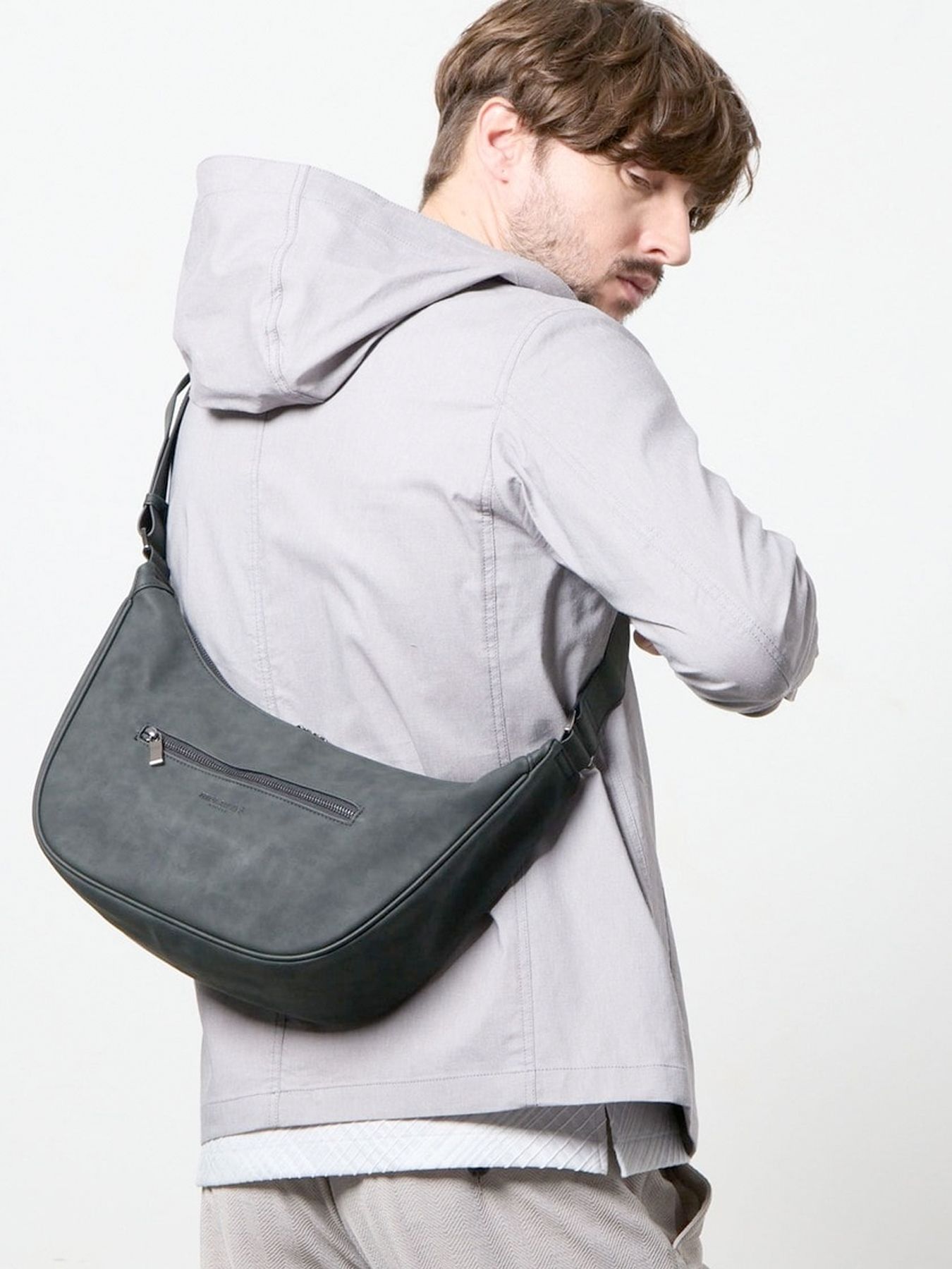 ラウンドショルダーバッグ / ブラック【HIDEAWAYS NICOLE】