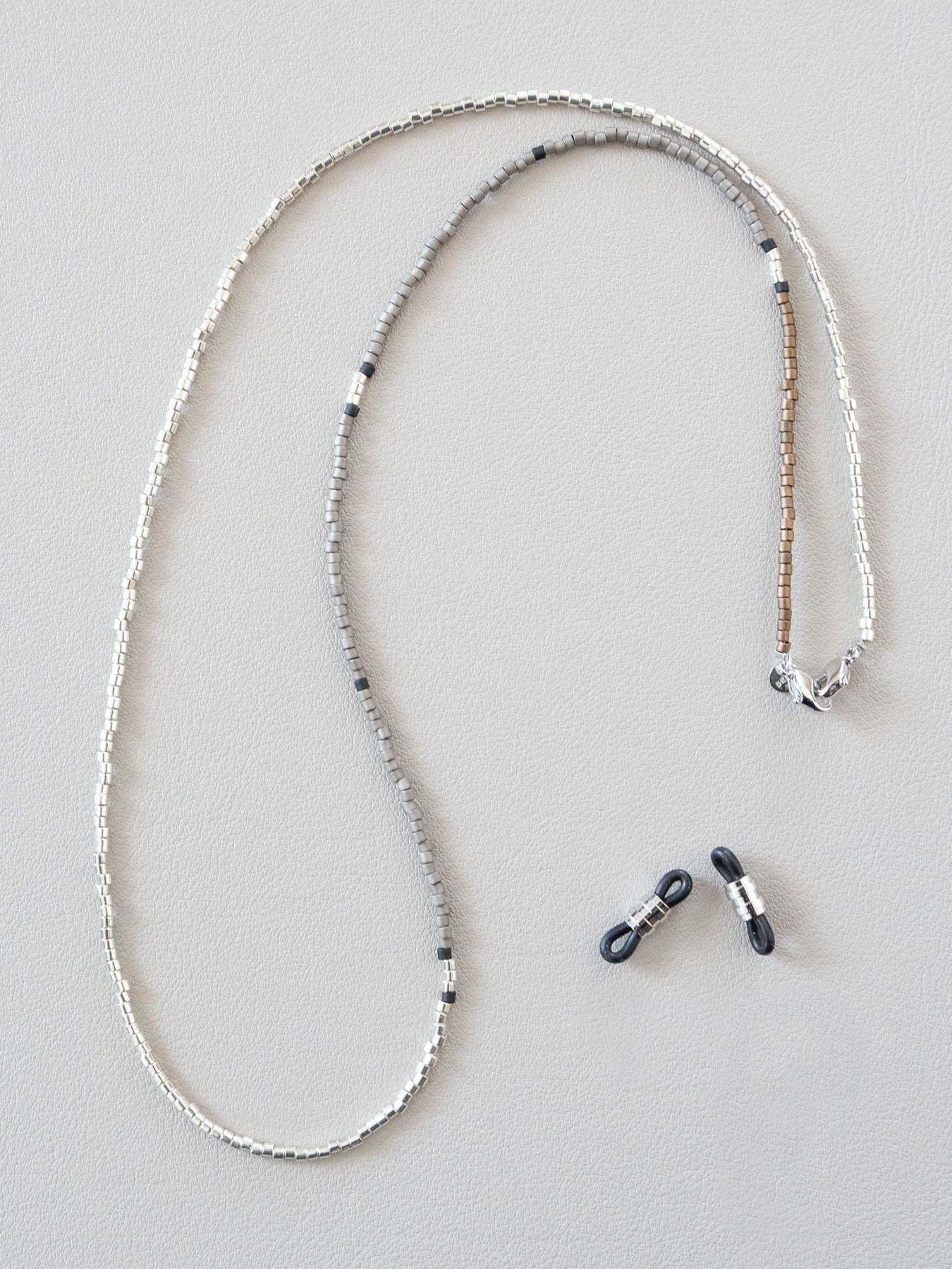 《予約品》 BEADS GLASS CORD&NECKLACE / グラスコード&ネックレス / グレー・シルバー 【Iroquois.SENTI】