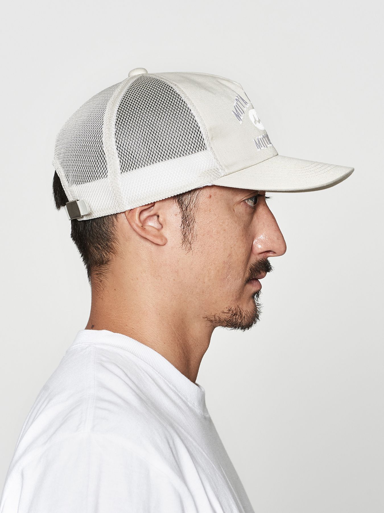 【予約品 10月9日(木) 締切】muta College Logo Mesh Cap / メッシュキャップ / ベージュ【Acanthus × muta MARINE】