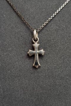 CROSS CHARM PENDANT / SV925.BK