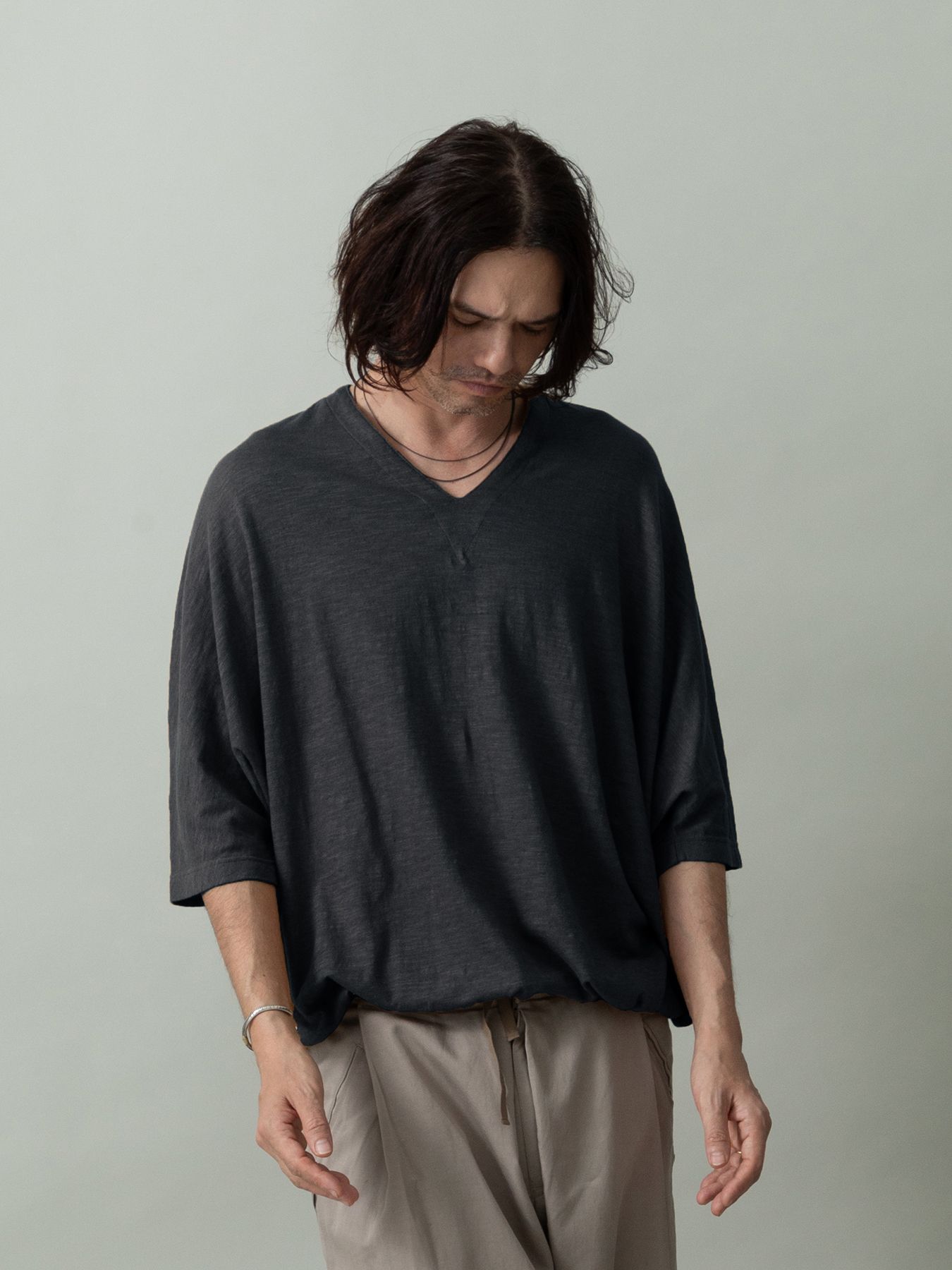 【予約品 2月1日(日) 締切】KITE V-NECK / Vネック ニットT / チャコール