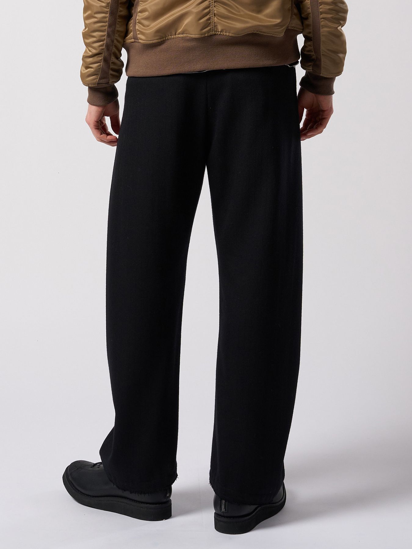 【予約品 4月19日(日) 18時締切】venetian stripe wide banana slacks / ヴェネツィアン ストライプ ワイドバナナスラックス / ブラック