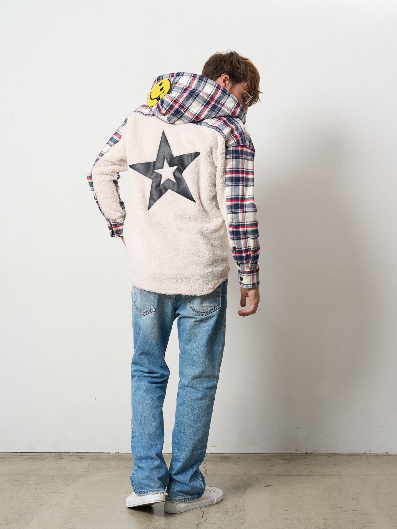 【予約品 】 ヘビーネルチェック-ボア レザースター&サガラパッチワーク フーデッドシャツ / オフホワイト