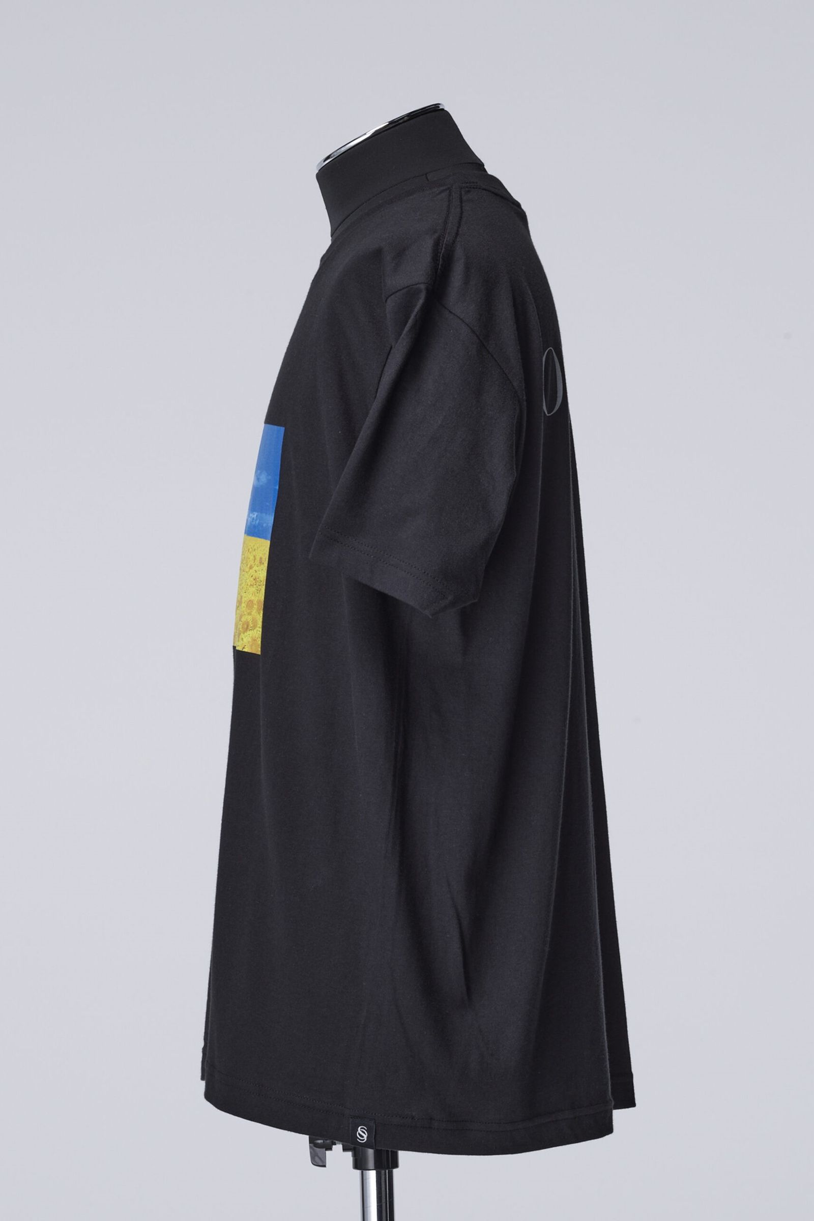 《予約》 Ukraine CharityT-shirt / ブラック 【THE ONENESS】 10月以降入荷予定