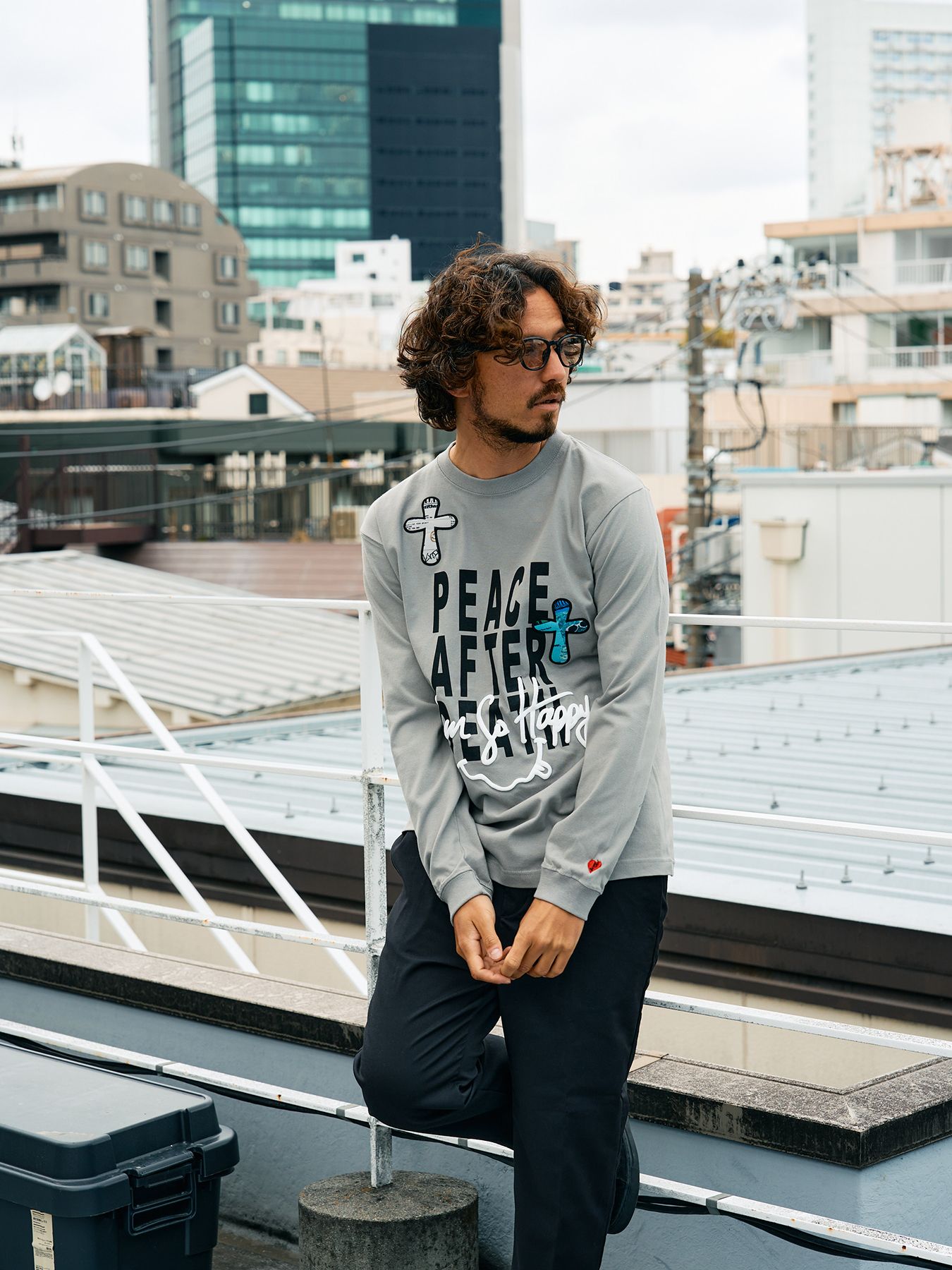 【予約品 5月8日(木) AM10時 締切】 5.6ozコットン天竺 PEACE AFTER DEATH&クロスパッチワーク LS Tシャツ / チャコールグレー