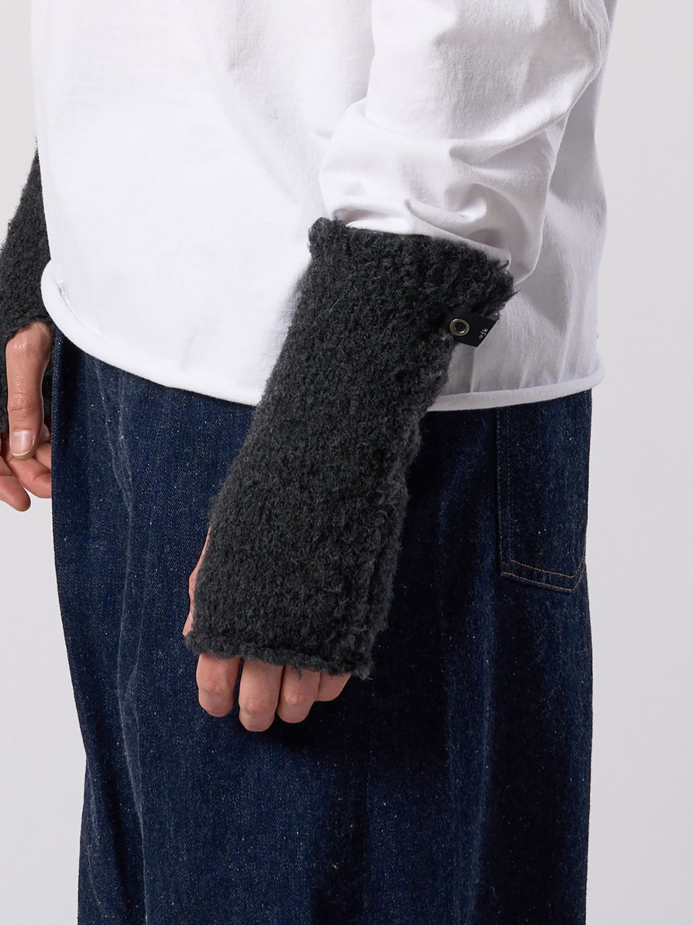 【予約品 4月19日(日) 18時締切】fancy yarn knit hand warmer / ニットハンドウォーマー / チャコール