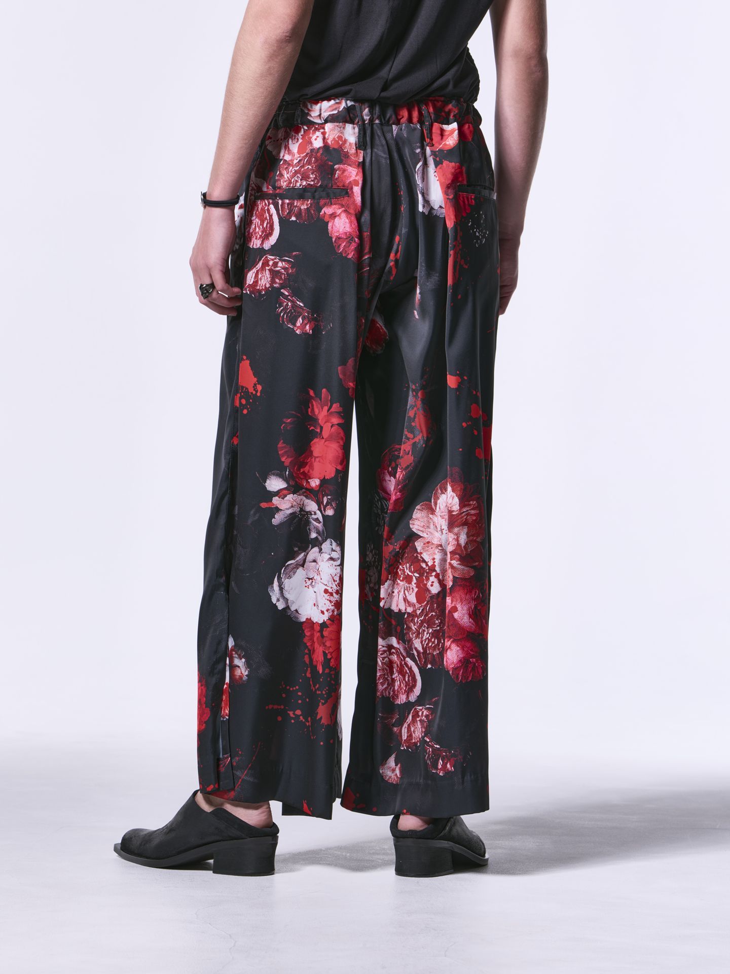 《予約品》 SlitWideTuckSlacks / スリットワイドスラックス / サテンブラック＆レッド