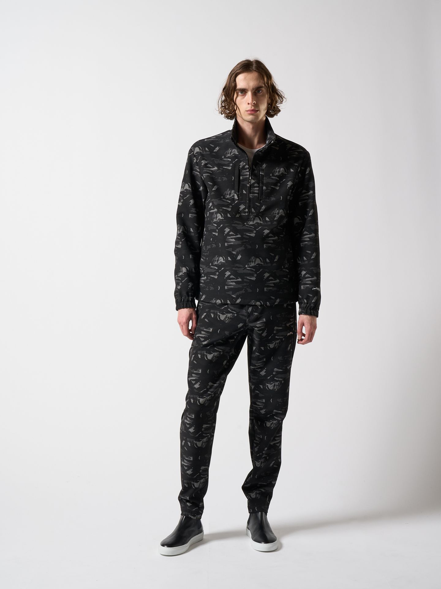 【予約品】 comfy anorak JKT / ジャケット / ブラック・カモ