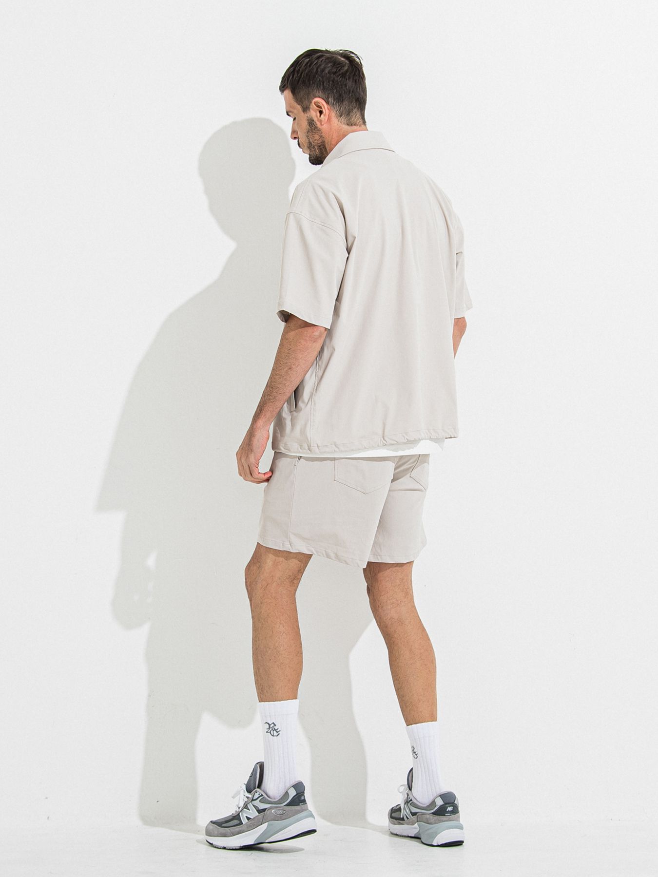 【予約品 】TV NYLON SHORTS / ティーヴィーナイロンショーツ / グレージュ