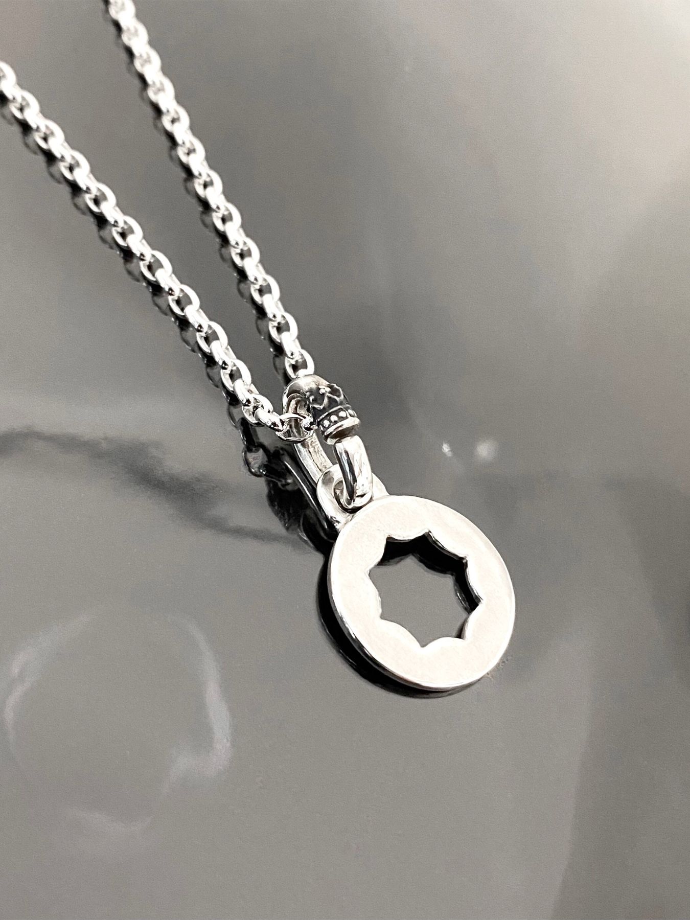 《受注生産》CUT OUT FLOWER NECKLACE / フラワープレートネックレス / 注文から1～2週間後入荷予定