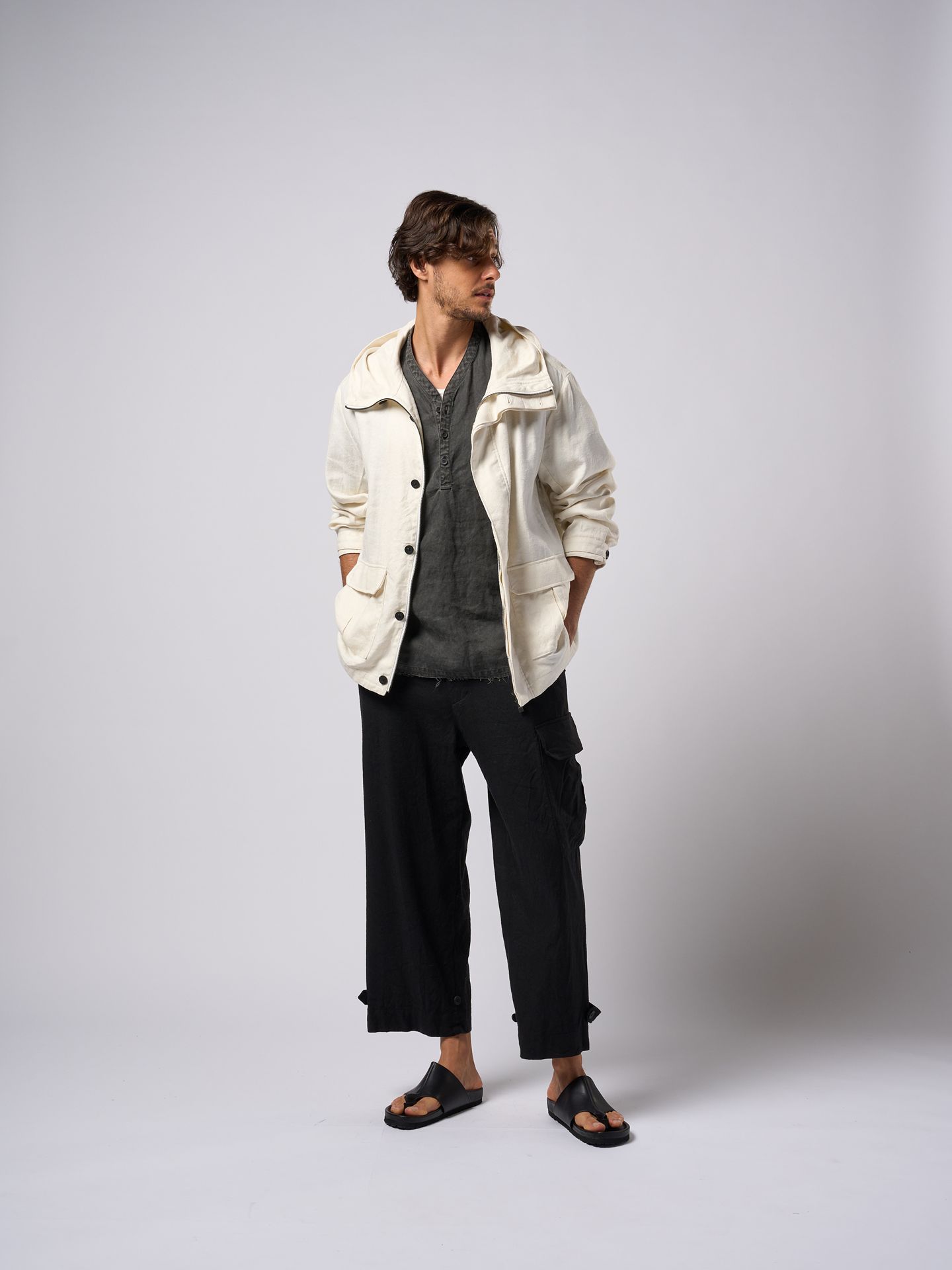 【予約品9月16日 10時締め】 side pocket easy cropped  / イージーパンツ / ブラック