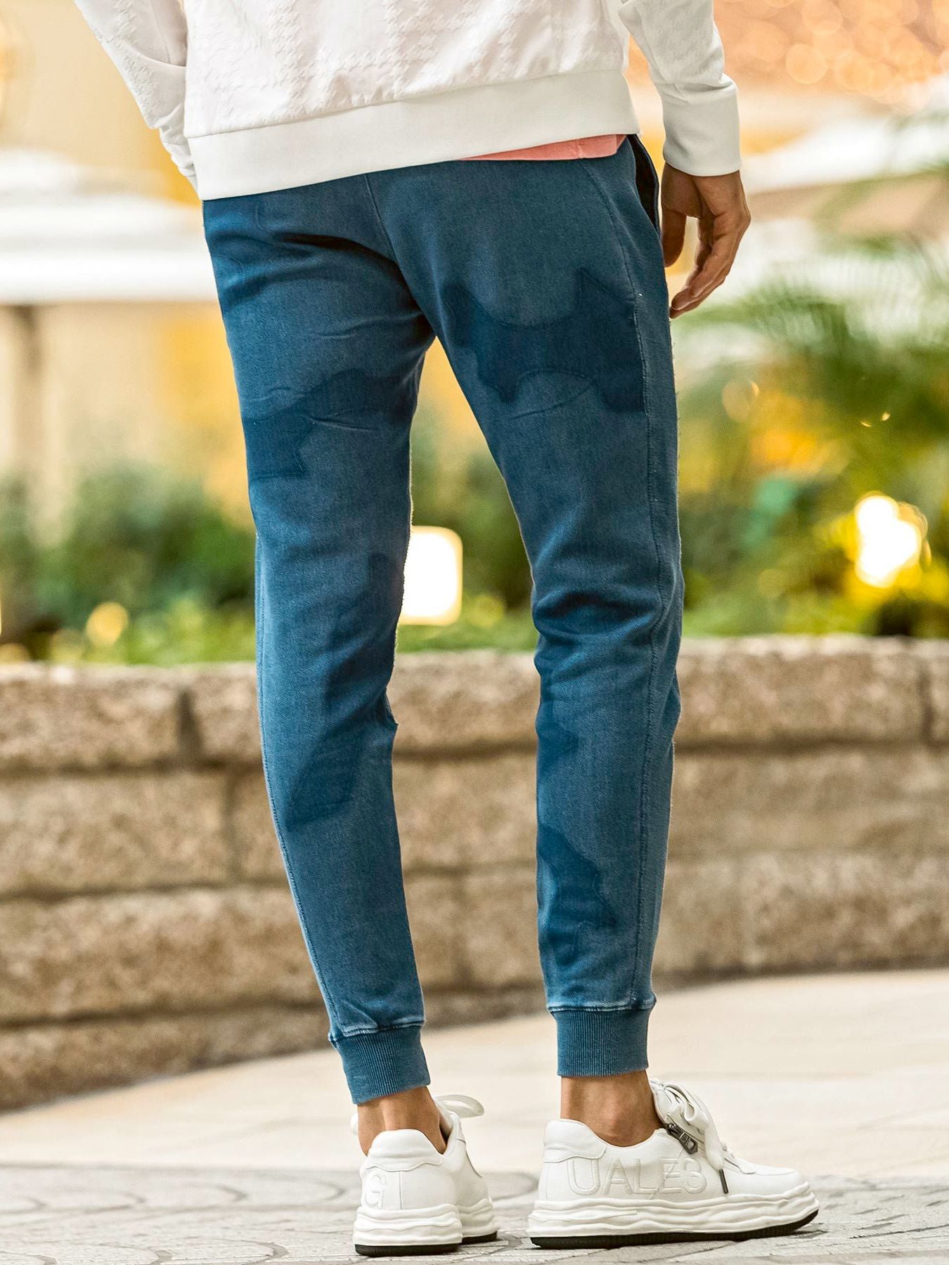 カモ柄ジョグデニムパンツ / インディゴ