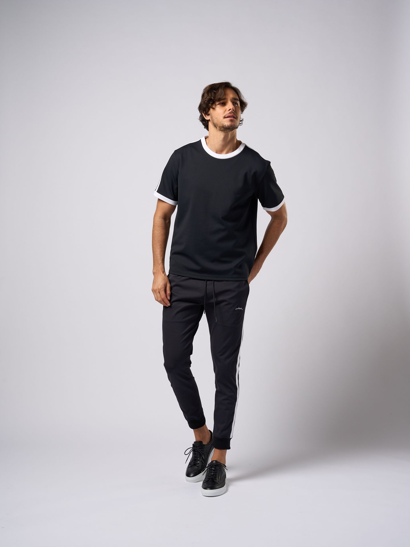 【予約品9月19日 10時締め】 line ringer Tee / Tシャツ / ブラック