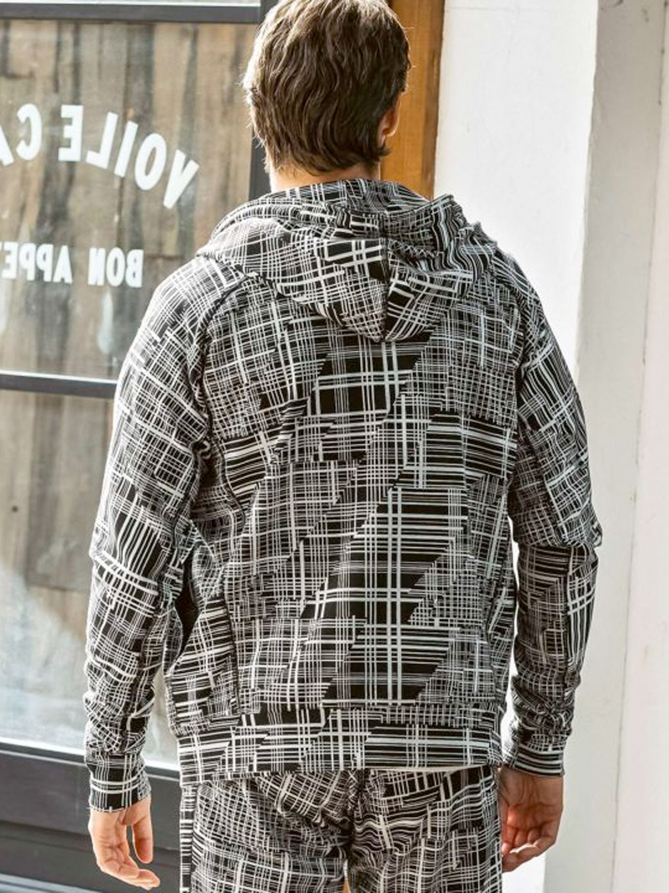 ジオメトリックジップアップパーカー / ブラック