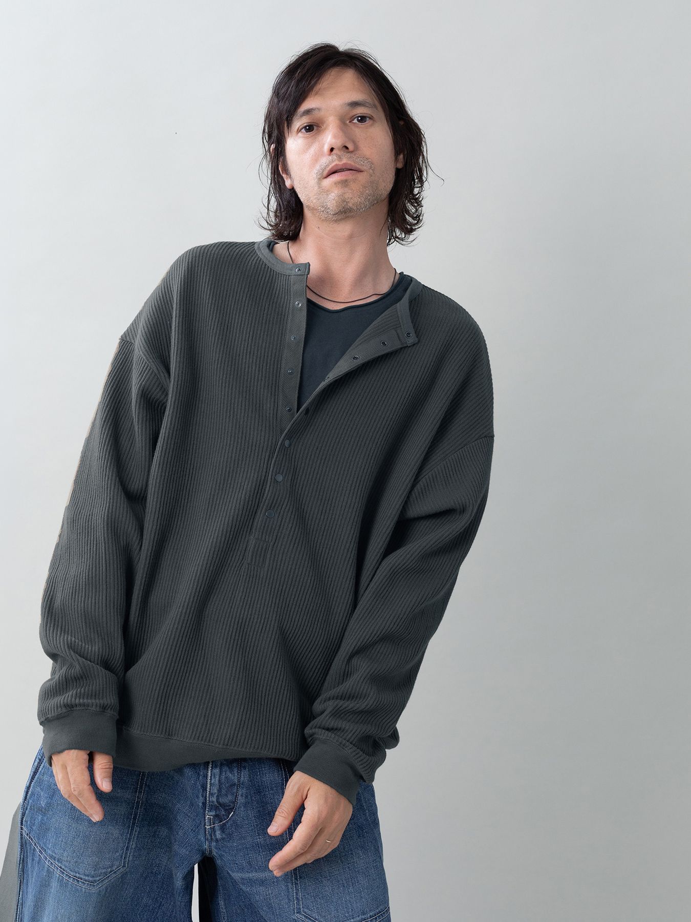 【予約品 5月27日(水) 締切】Deepfront / レールニット カットソー / チャコール