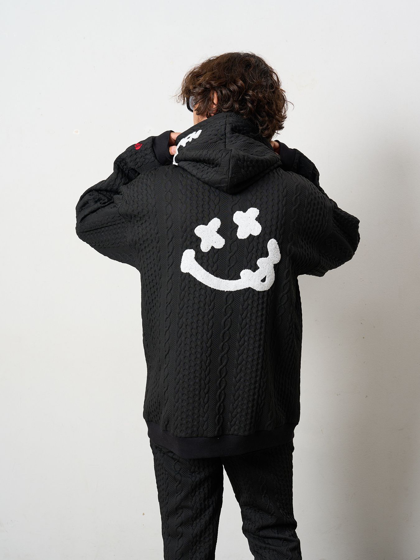 【予約品 5月8日(木) AM10時 締切】  ケーブルジャガードダブルフェイス サガラ刺繍ジップパーカー / ブラック
