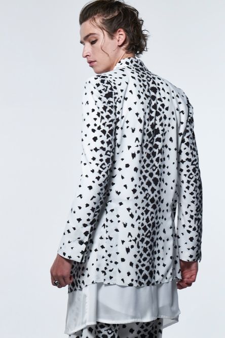 《予約品》 LayeredPeackedJacket / ホワイトレオパード 【kiryuyrik】 2023年3月以降入荷予定
