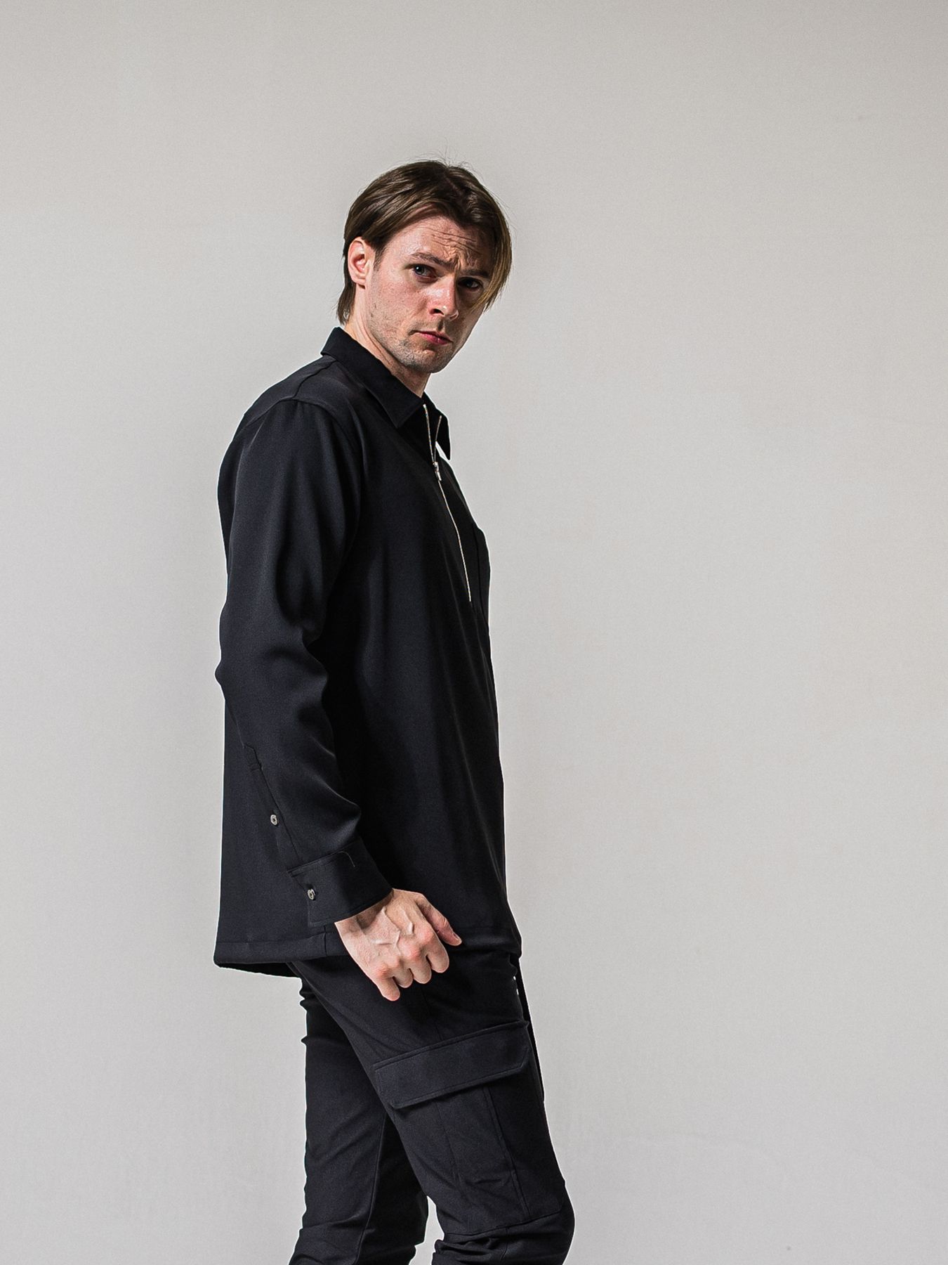 【予約品 11月16日(日) 締切】PULL OVER SATIN SHIRT / ジッププルオーバー サテンシャツ / ブラック