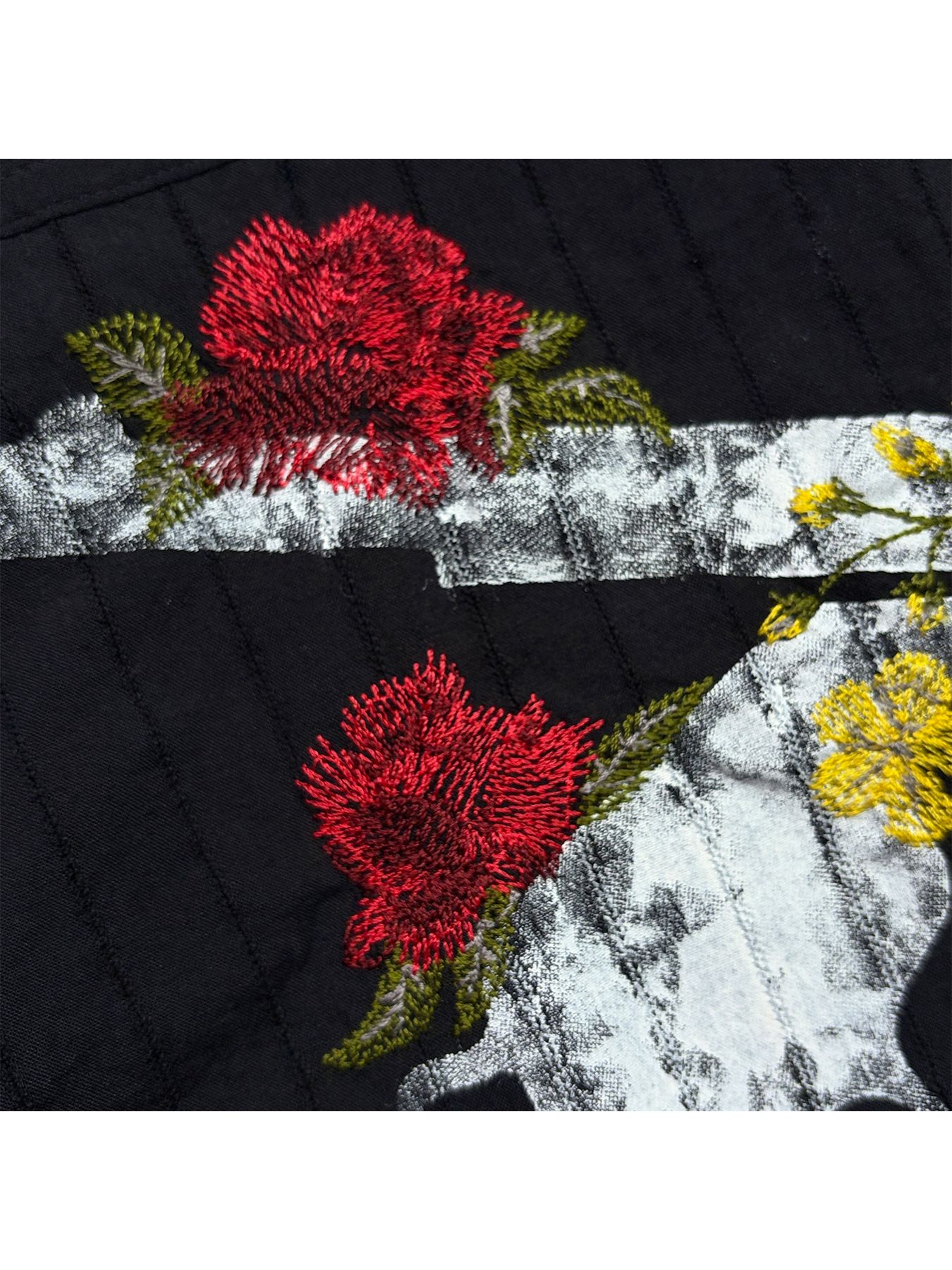 【予約品 8月23日(日) 締切】STRIPES SHIRT FLOWER / ブラック