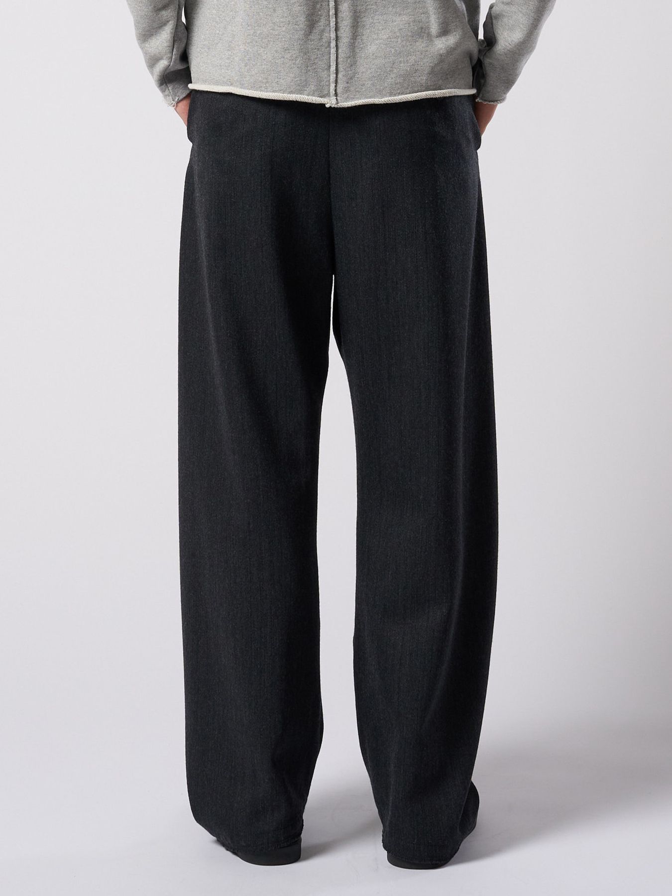 【予約品 4月19日(日) 18時締切】venetian stripe wide banana slacks / ヴェネツィアン ストライプ ワイドバナナスラックス / チャコール