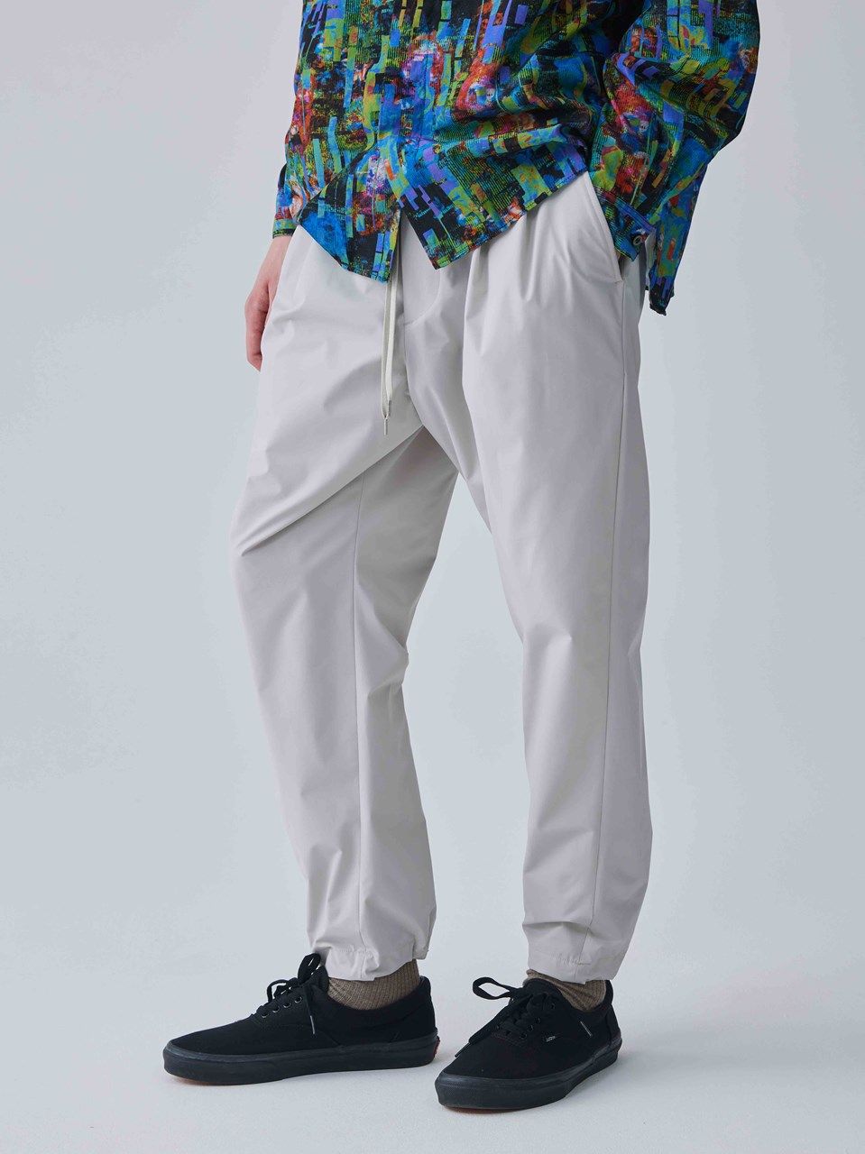 Iroquois - 《予約品.先着限り》4WAY LIGHT CLOTH JOGGER PT