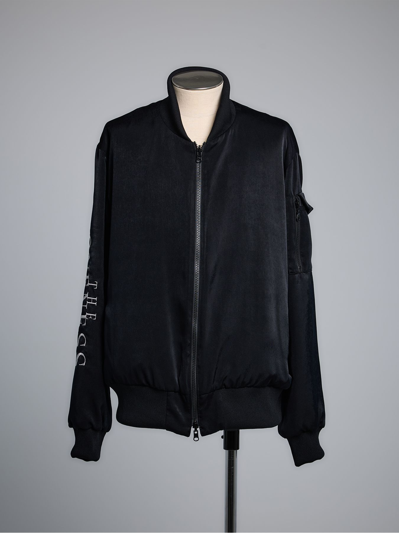 THOM BROWNE☆ダウン ジッパー ボンバー ブルゾンジャケット THE ONENESS - 【予約品 5月18日(日) 締切】Reversible Bomber