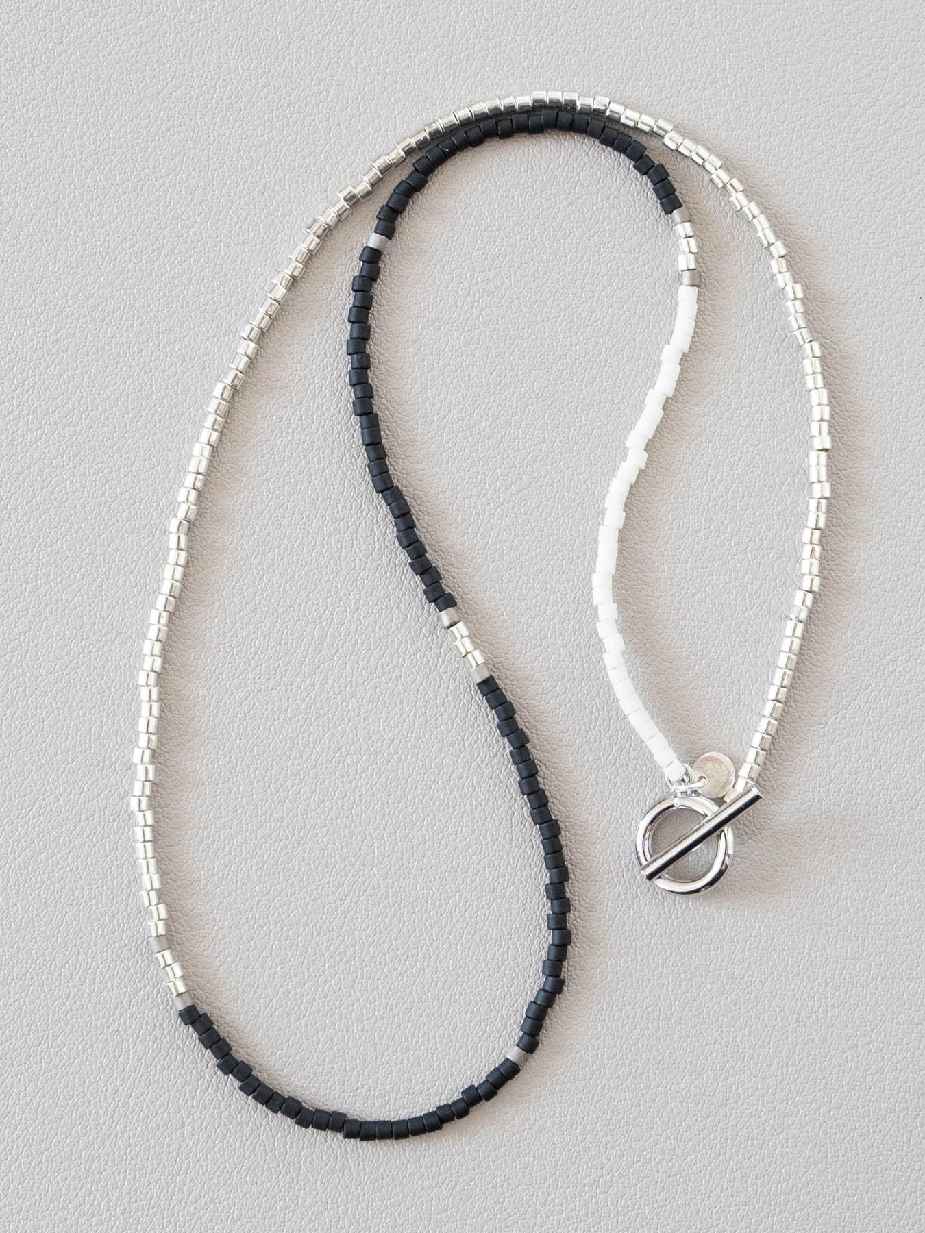 《予約品》 BEADS NECKLACE / ネックレス / ブラック・シルバー 【Iroquois.SENTI】