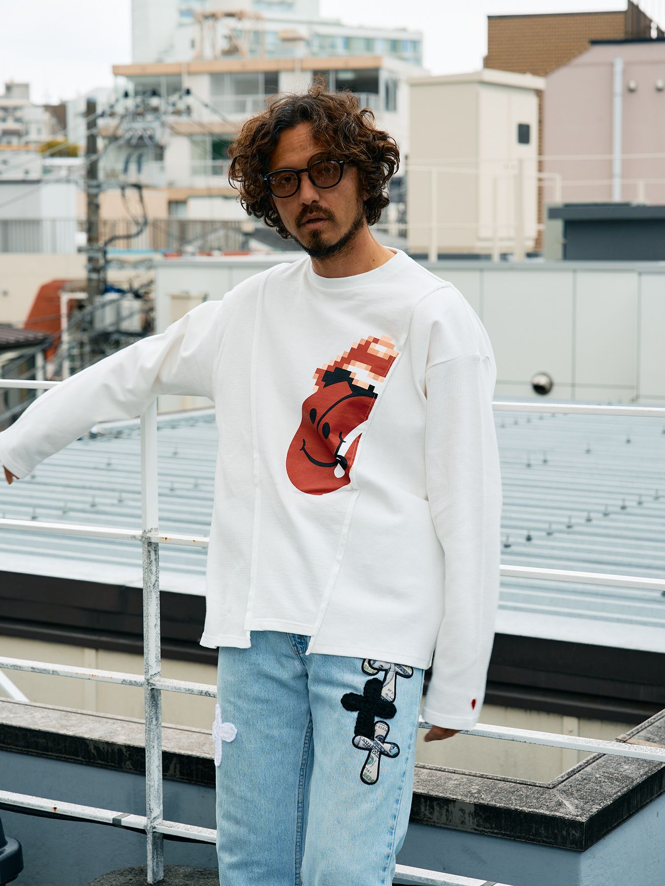【予約品 5月8日(木) AM10時 締切】 3MIXレイヤードカットオフ モザイクプリント LS ワイドシルエットTシャツ / ホワイト