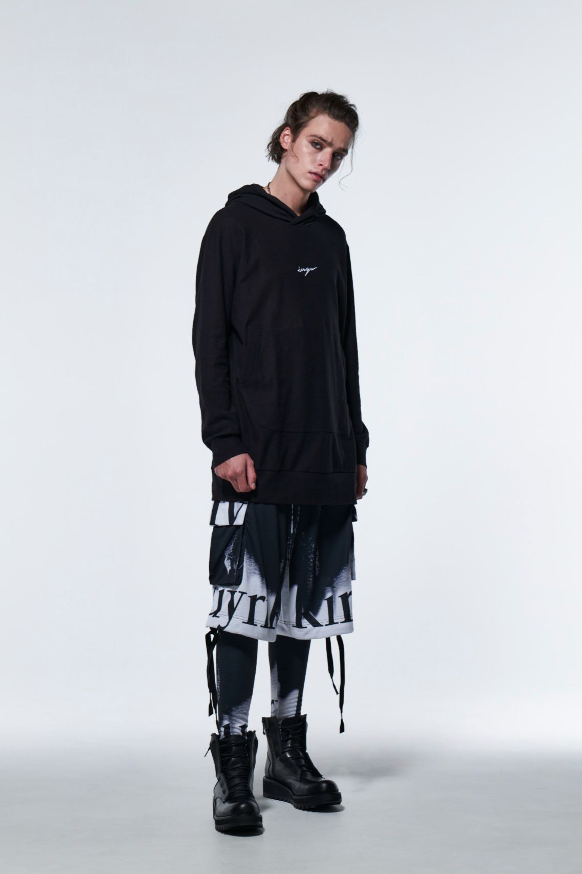 《予約品》 FlareShortCargoPants / ブラック＆ホワイト 【kiryuyrik】 2023年2月以降入荷予定
