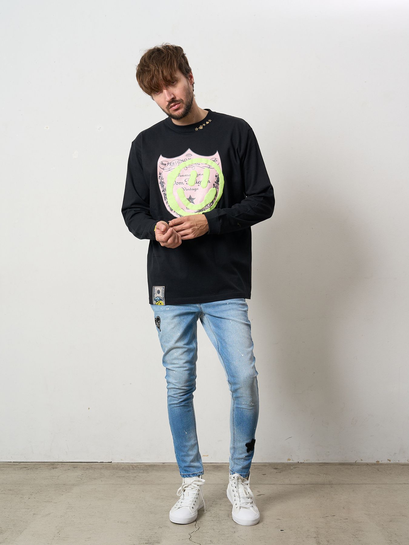【予約品 5月8日(木) AM10時 締切】 5.6ozコットン天竺 ラベルスマイル発泡プリントLS Tシャツ / ブラック