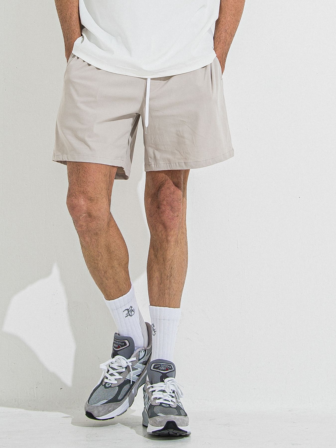【予約品 】TV NYLON SHORTS / ティーヴィーナイロンショーツ / グレージュ