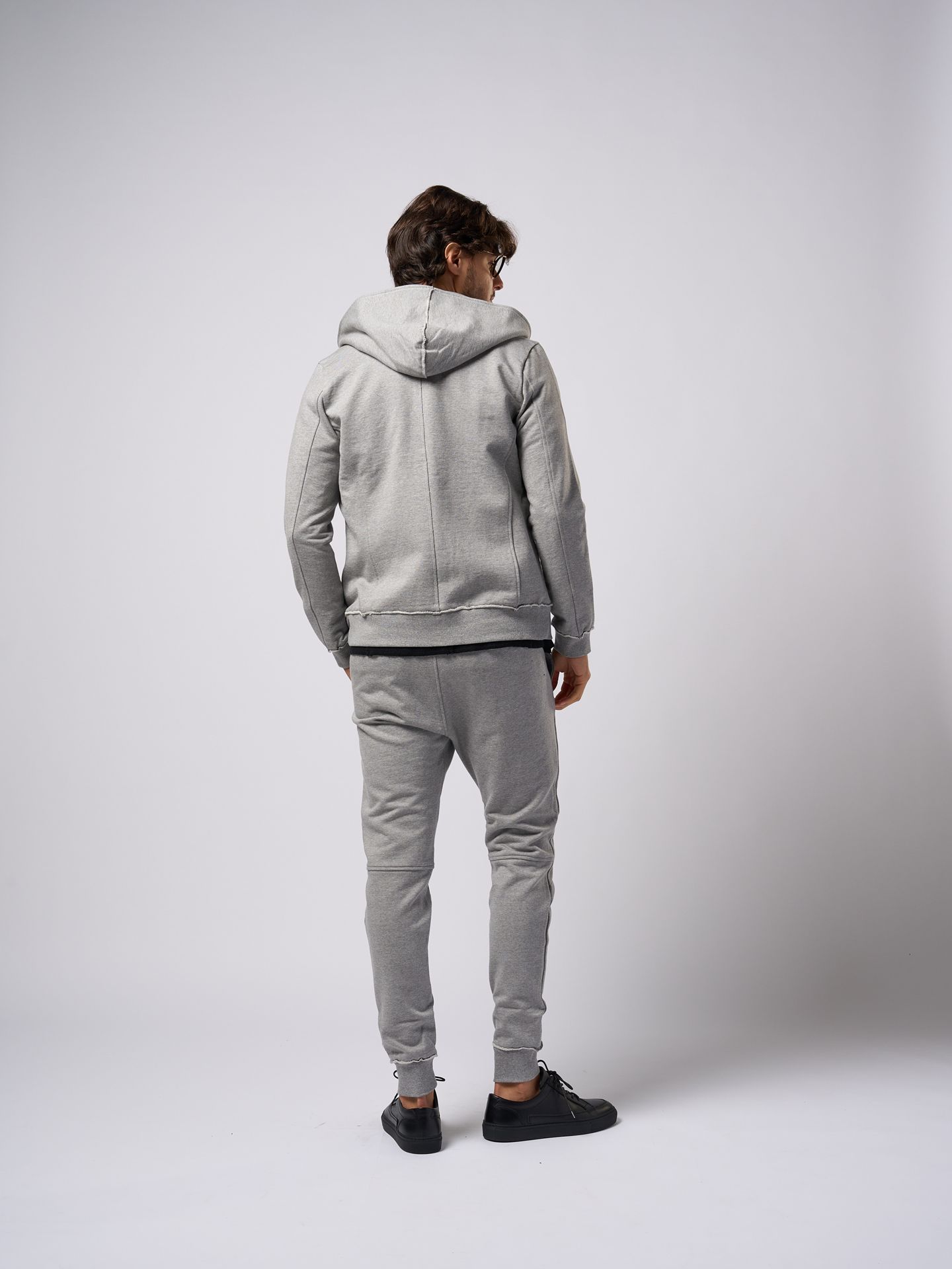 【予約品9月19日 10時締め】 low cut leather sneaker / レザースニーカー / ブラック