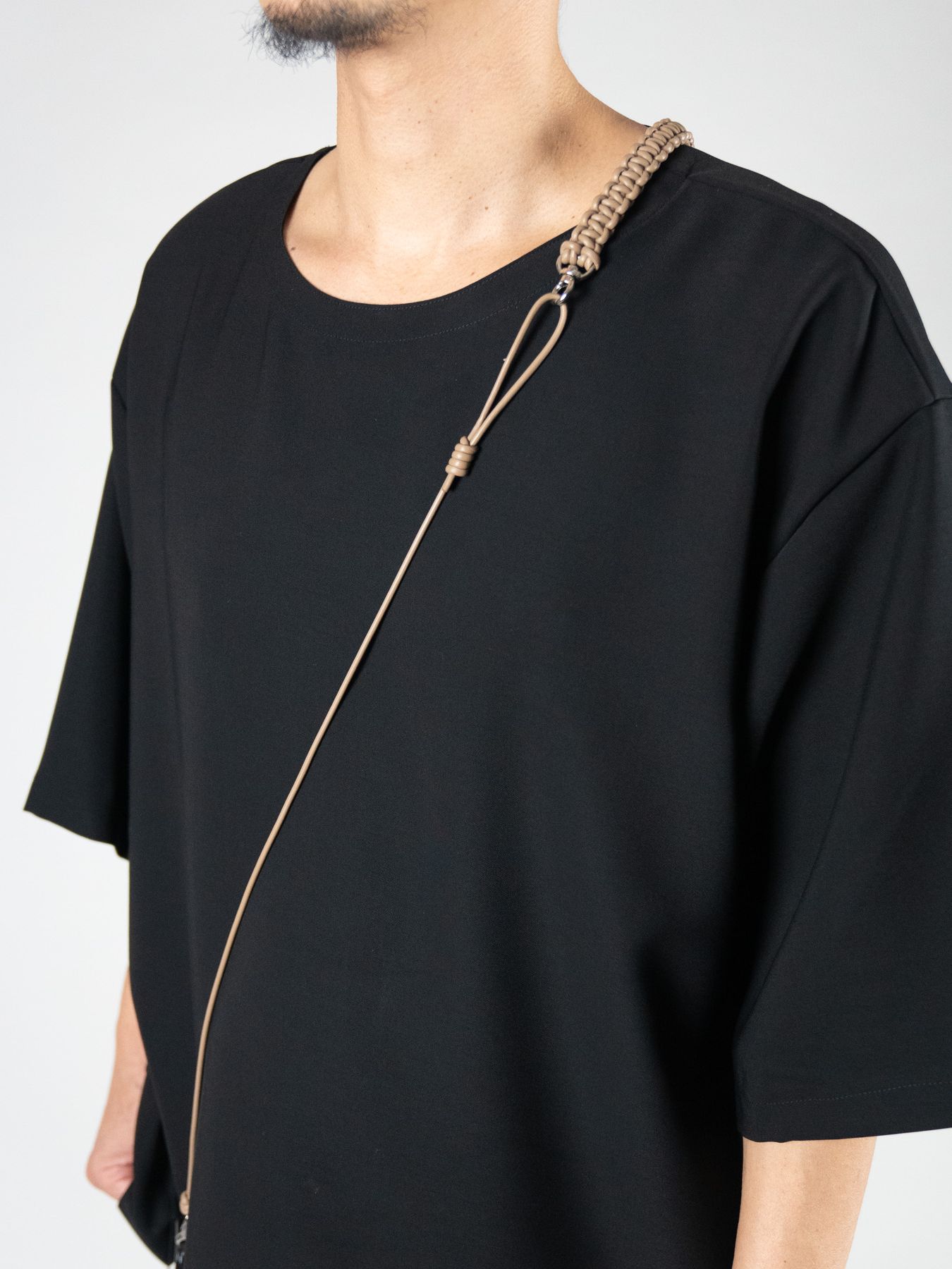 《予約品》 LEATHER BRAID MULTI STRAP / ネックストラップ / キャメル 【Iroquois.SENTI】