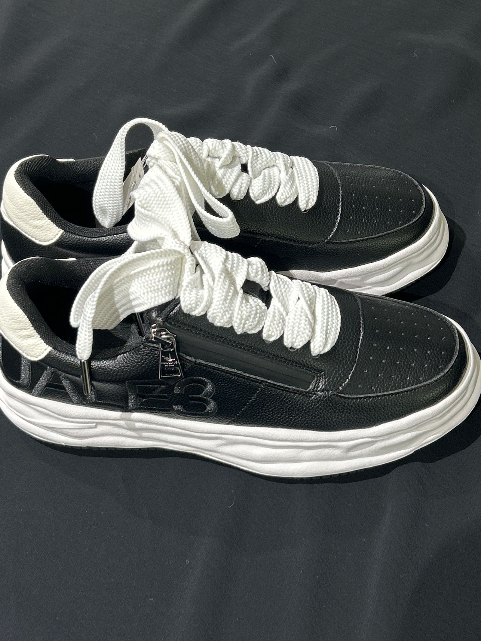 DISTORTED SOLE スニーカー / ブラックUSX-26008