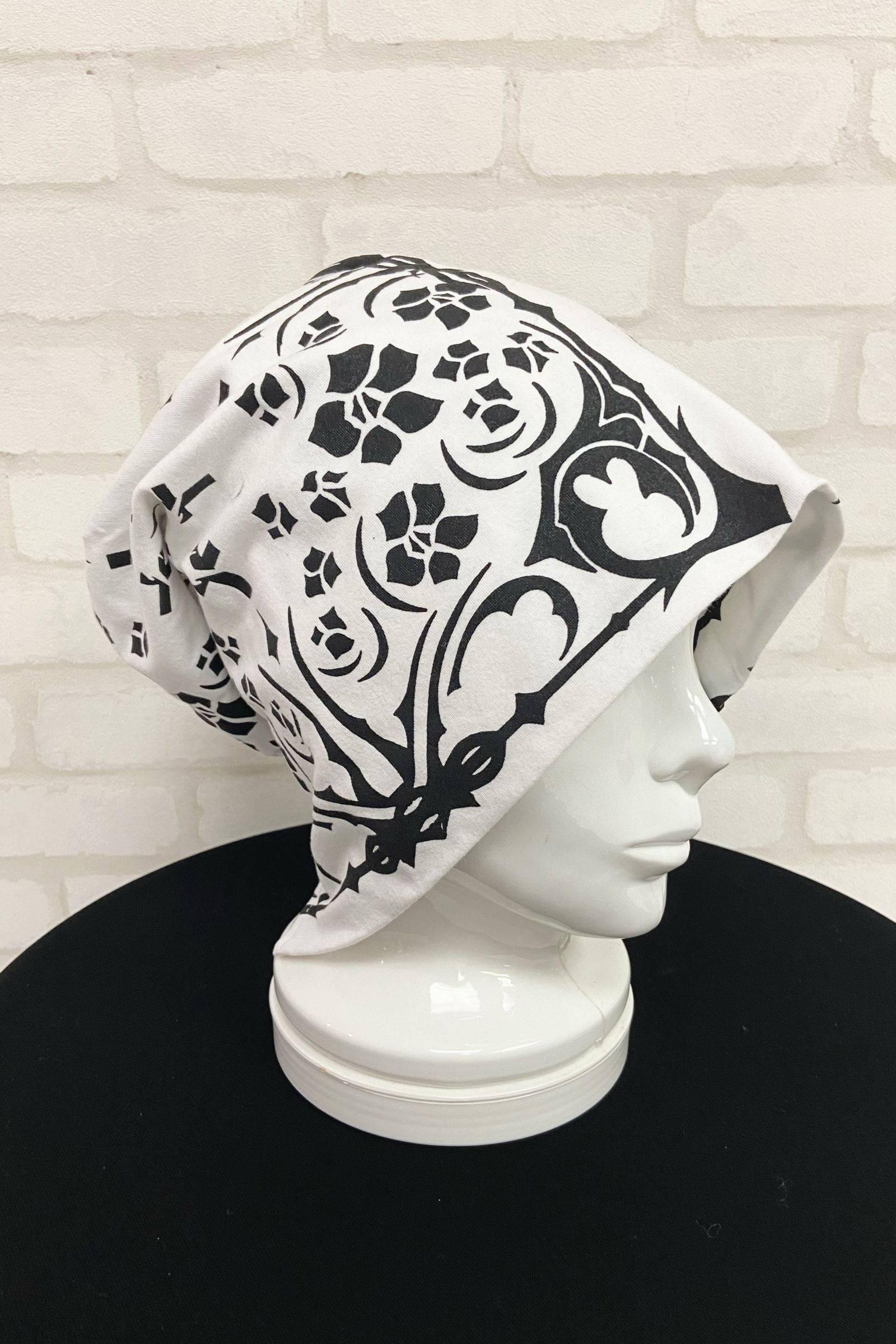 Cap ニットキャップ BANDANA BEATENJIKU / White×Black 【kiryuyrik】