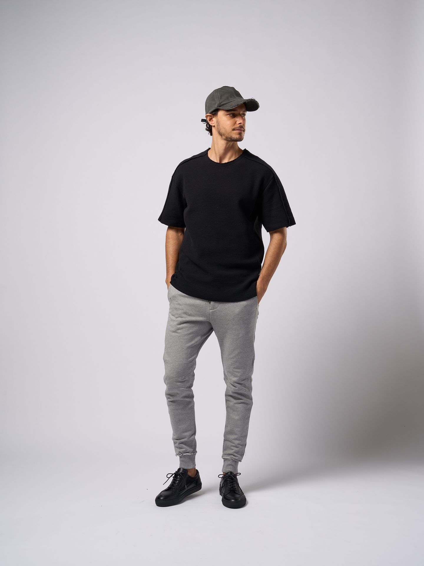 【予約品9月19日 10時締め】 cut-off Tee  / Tシャツ / ブラック