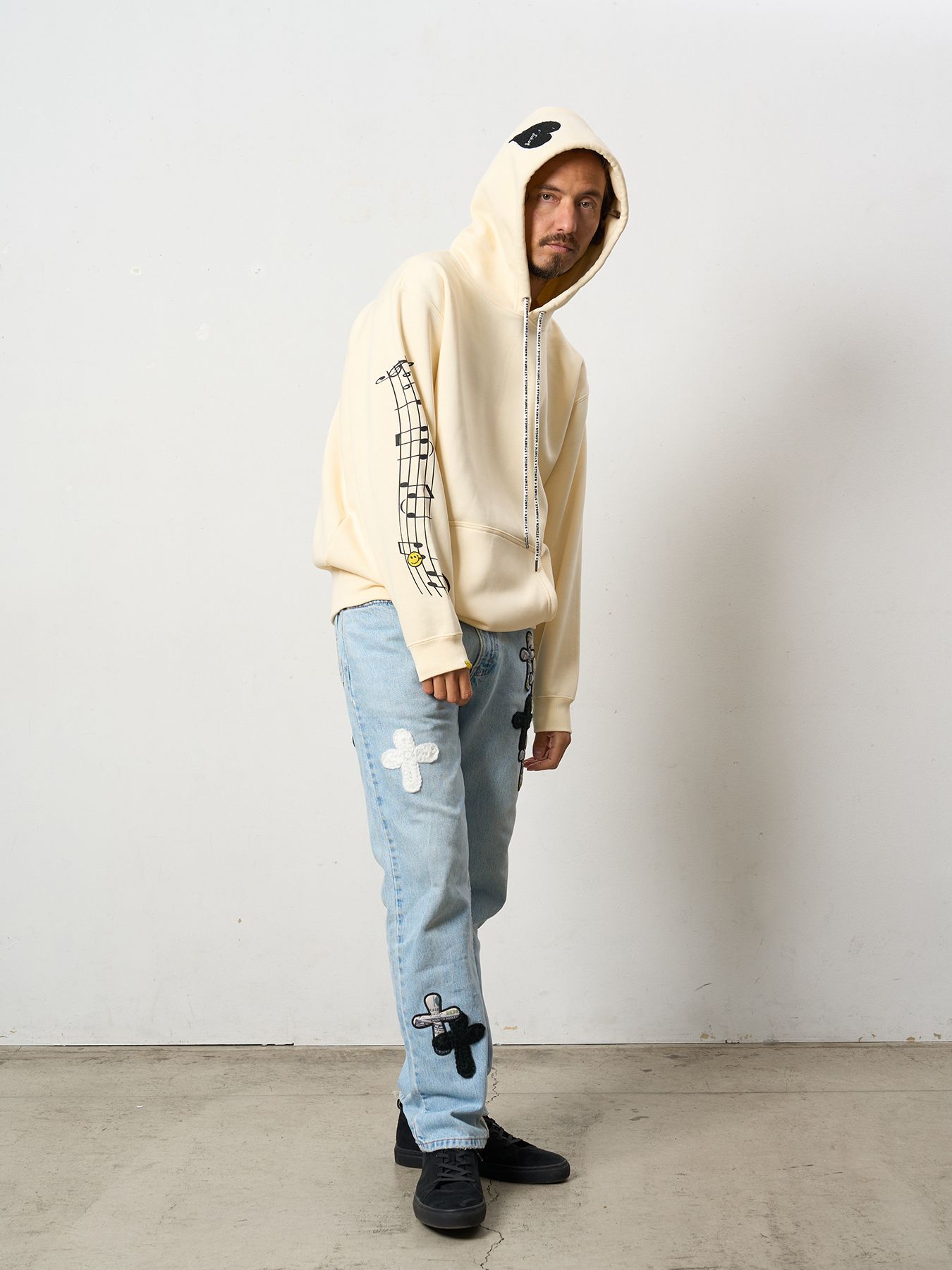【予約品 5月8日(木) AM10時 締切】 TC裏毛起毛 リリックリボン&MUSICプリントハートサガラパッチワーク プルオーバー パーカー / ナチュラルベージュ