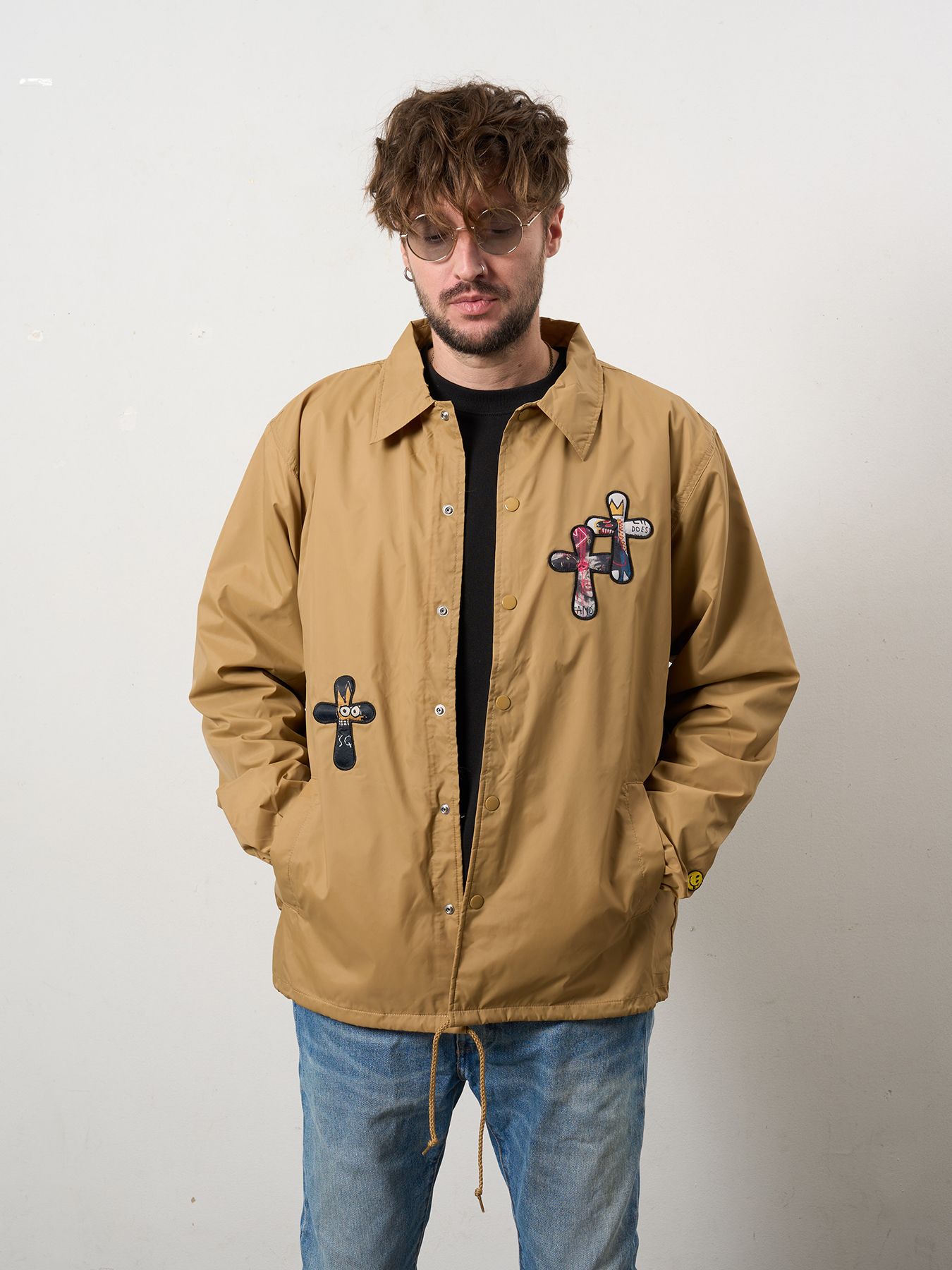【予約品 10月16日(木) 締切】STYLE STYLE ドリップスタークロスパッチ ナイロン コーチジャ オーセンティックパイル ウェービーロゴ スマイル ケット / カーキ