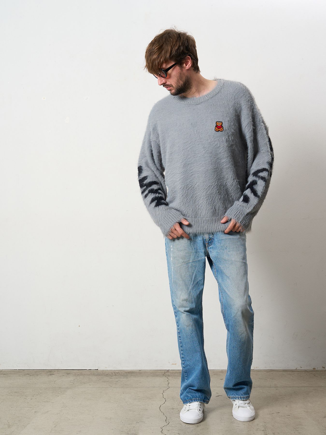 【予約品 5月8日(木) AM10時 締切】 ナイロンフェザーヤーン ビックロゴクロスインターシャシャギープルオーバー / M.グレー
