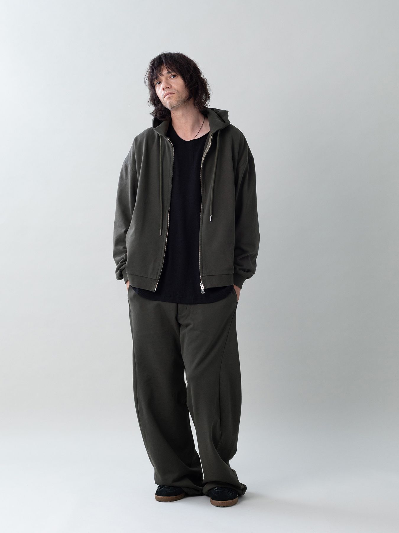 【予約品 5月6日(水) 締切】MOLD-SWEATPARKA / スウェットジップパーカー / チャコール