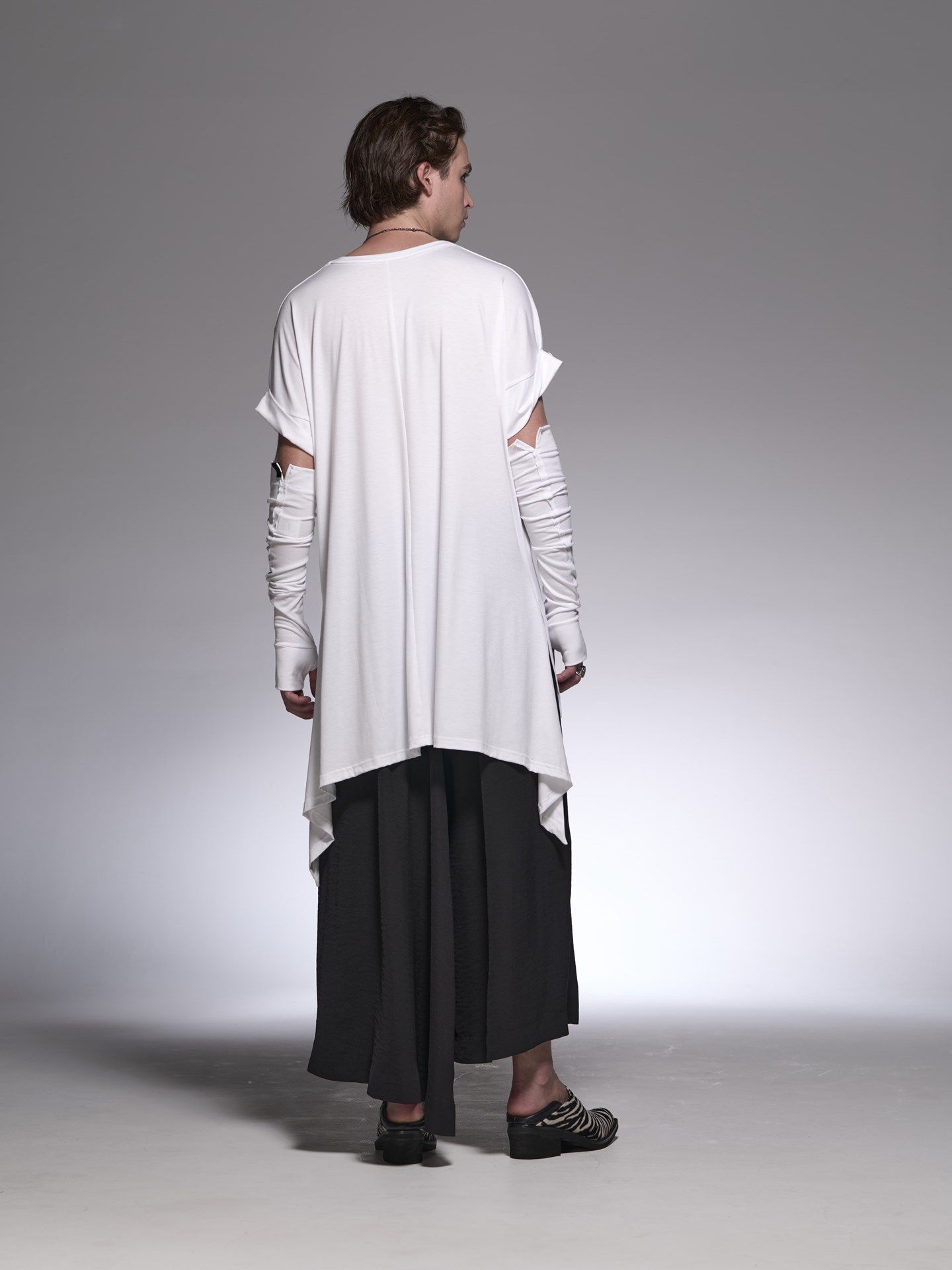 《予約品6/17締め》 Flare V-Neck T-Shirt / フレアVネックTシャツ / ホワイト