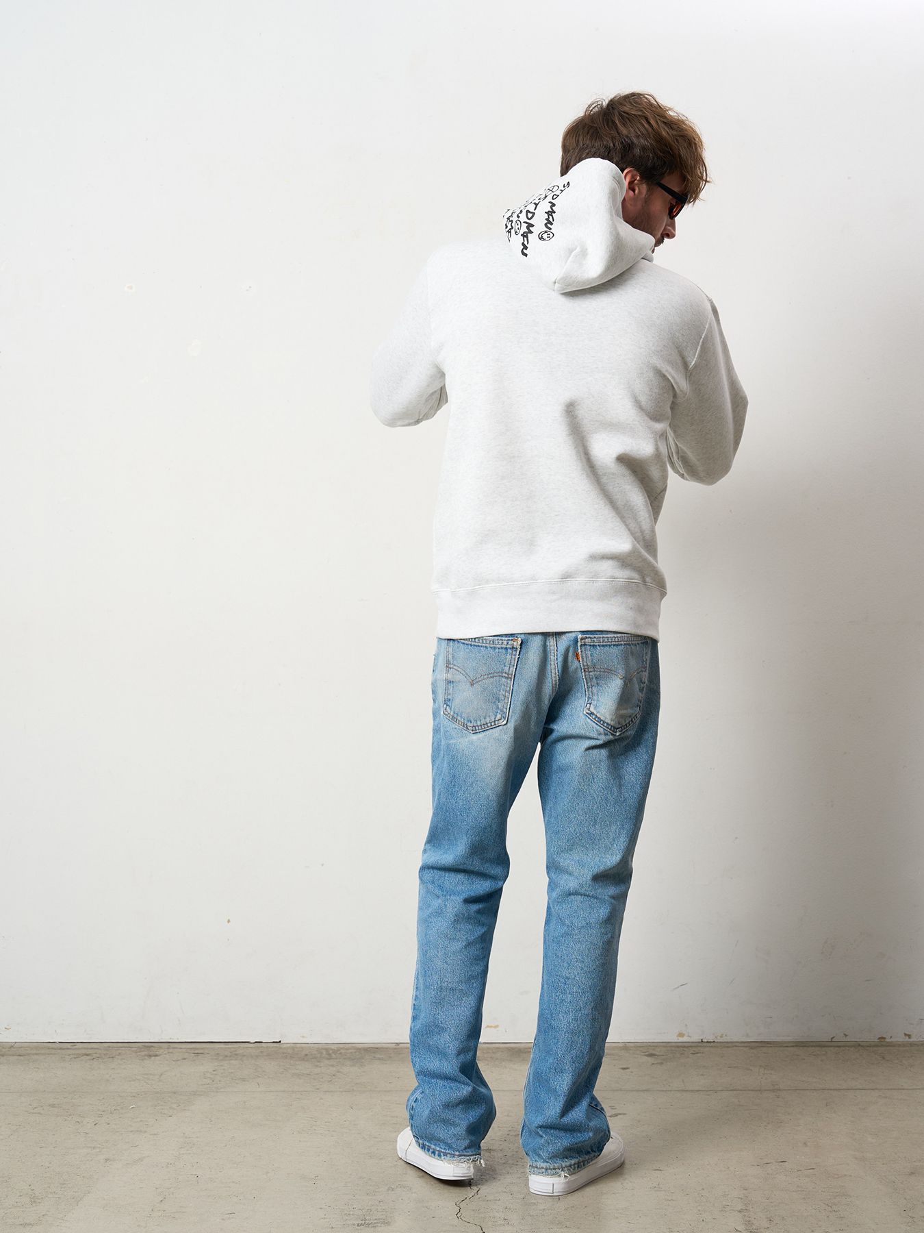 【予約品 5月8日(木) AM10時 締切】 TC裏毛起毛 カートベアボアパッチワーク&ロゴプリント プルパーカー / アッシュ