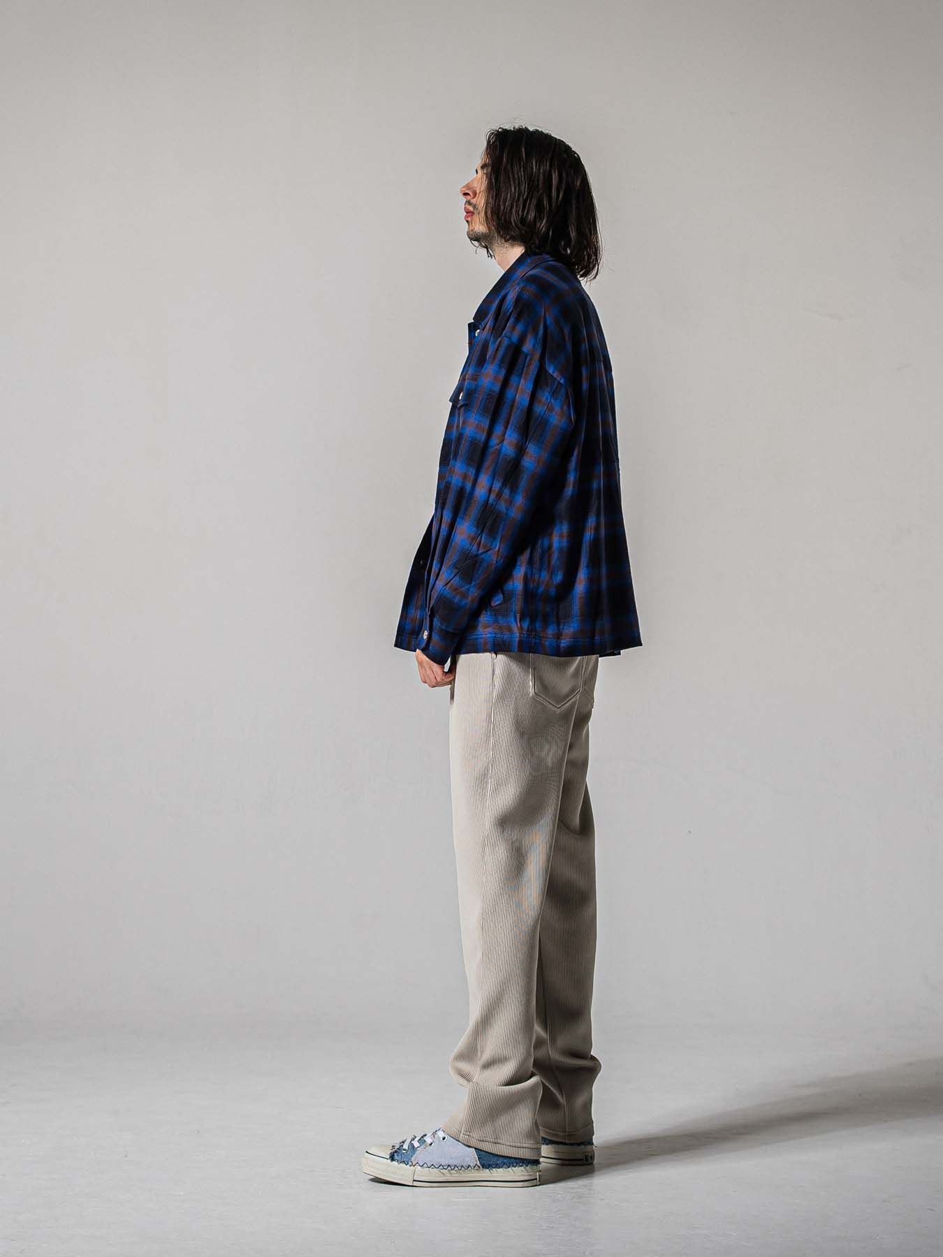 【予約品 11月16日(日) 締切】AZE  WIDE TUCK PANTS / 畔編みニット セミワイドシルエット ワンタック イージーパンツ / グレージュ